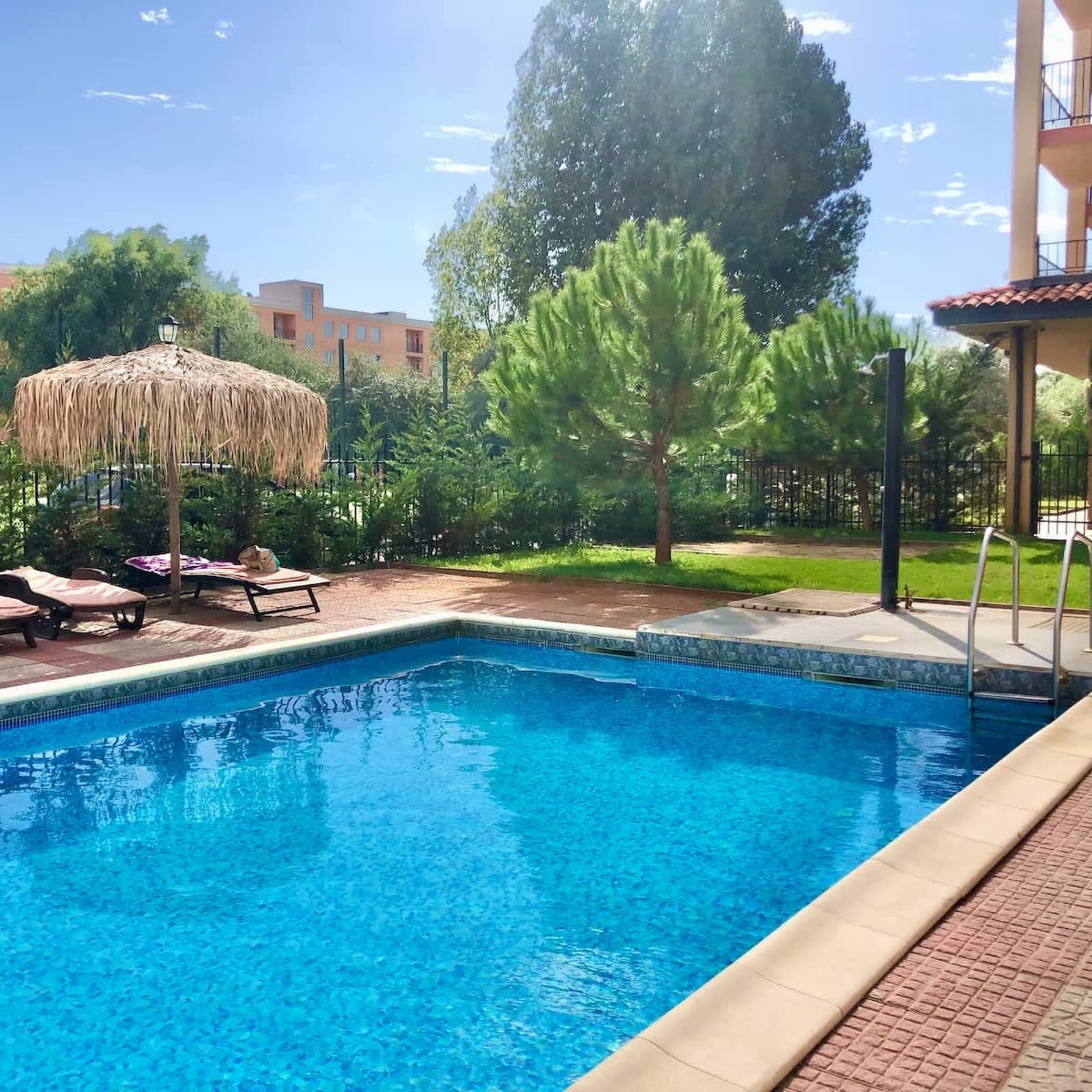 Cozy pool view studio  Sunny View Central - Photo 16