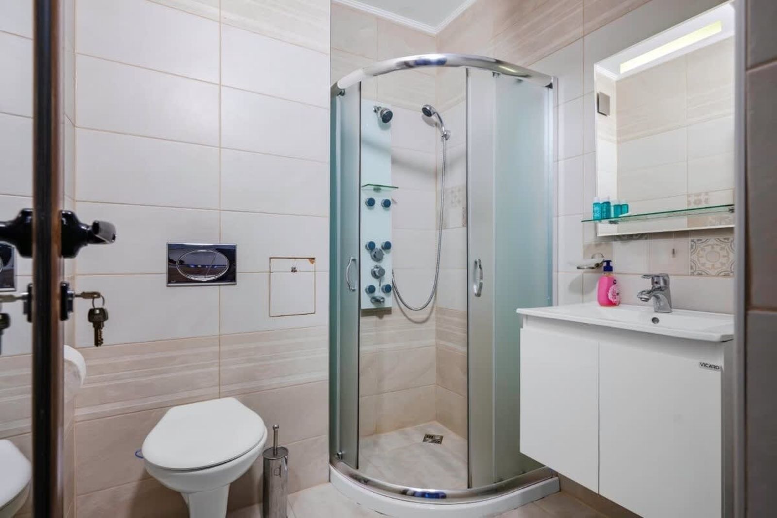 1BD Apartment with AC &amp; Lift in Sofia City Center - Photo 23