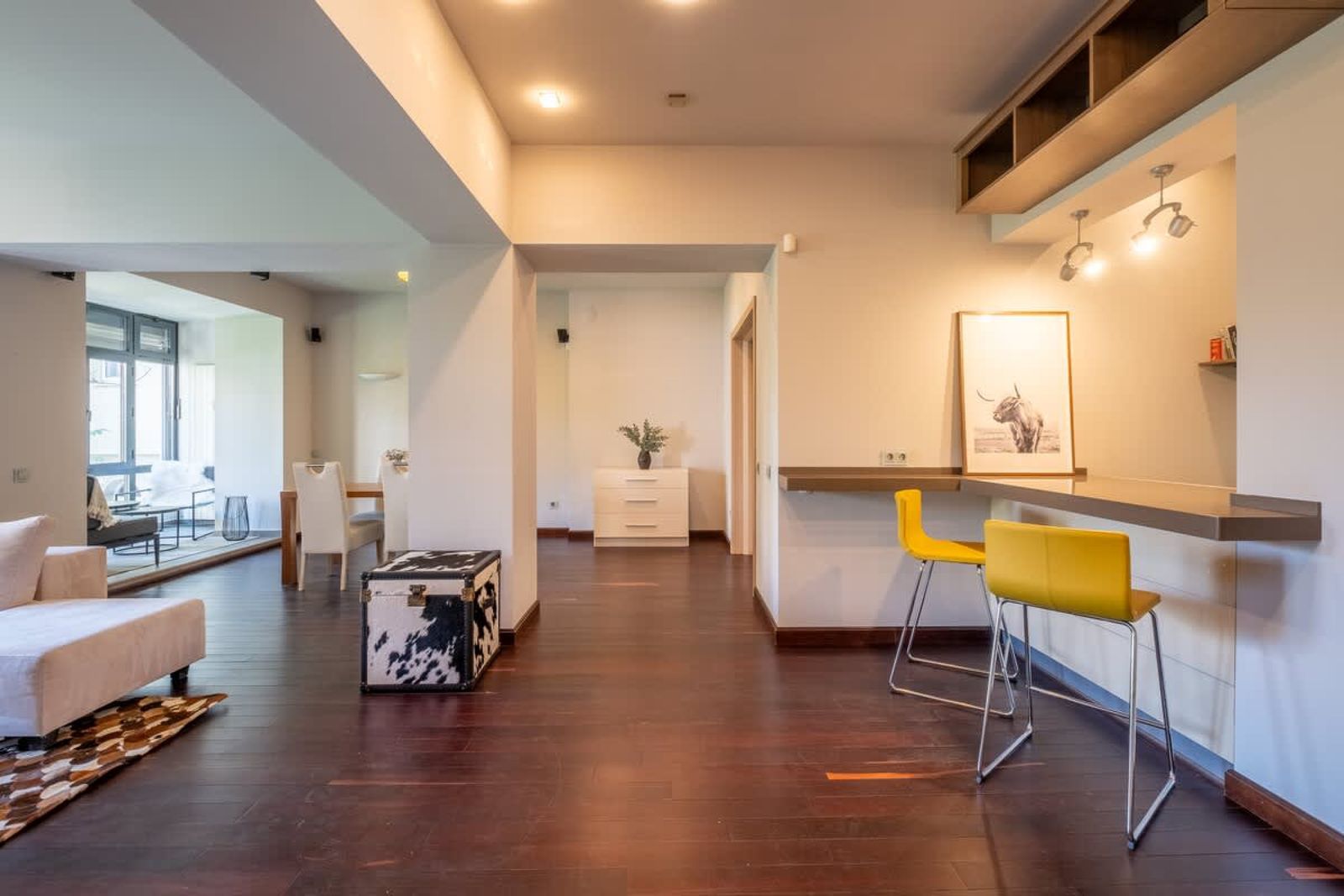 Spacious &amp; Modern 2BD/2BA Flat | Prime Location - Photo 8