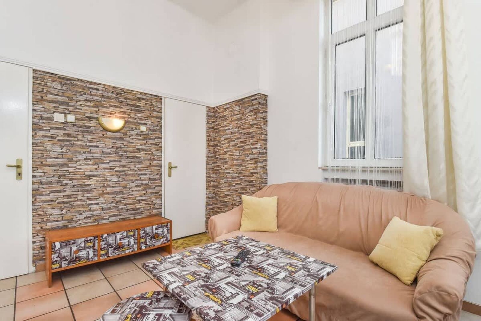 Historical Lion's Bridge 1-Bedroom Apartment - Photo 14