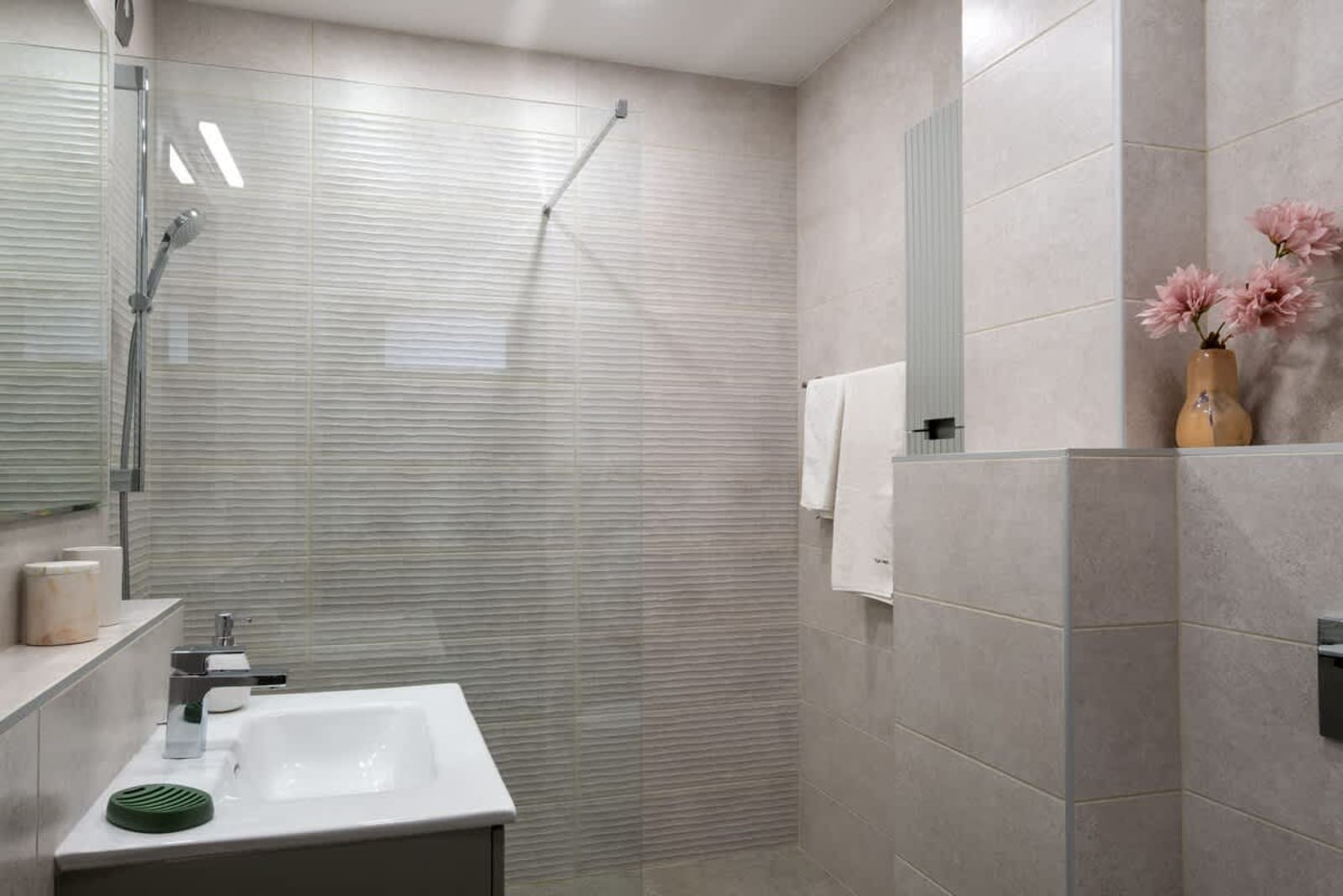 Retro-Chic 1BR Apartment next to Vasil Levski Blvd - Photo 30