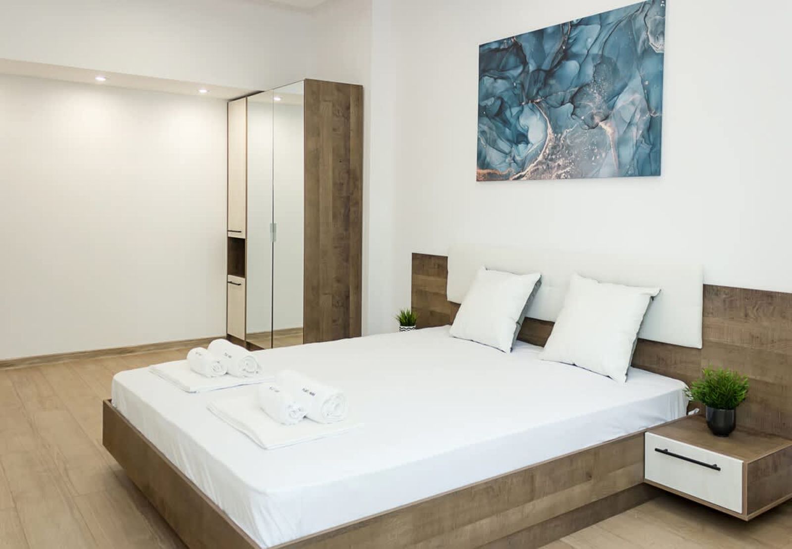 Bright 2-Bedroom Apartment Near Varna City Center - Photo 13