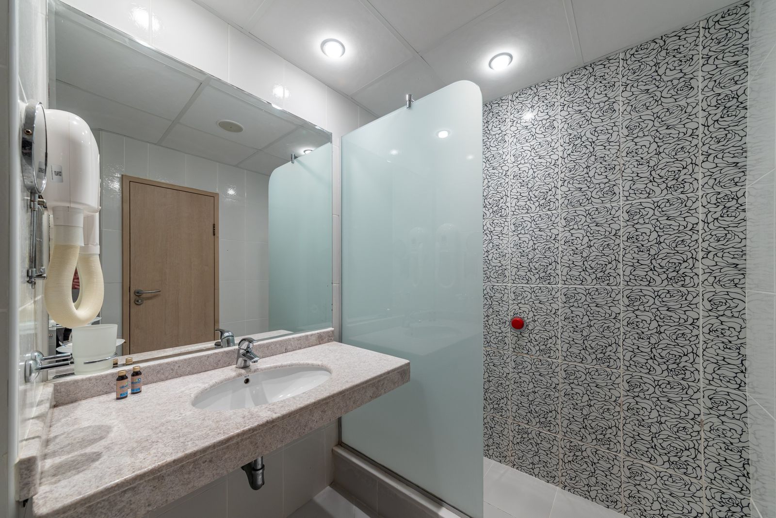 Slavuna Hotel - Photo 17