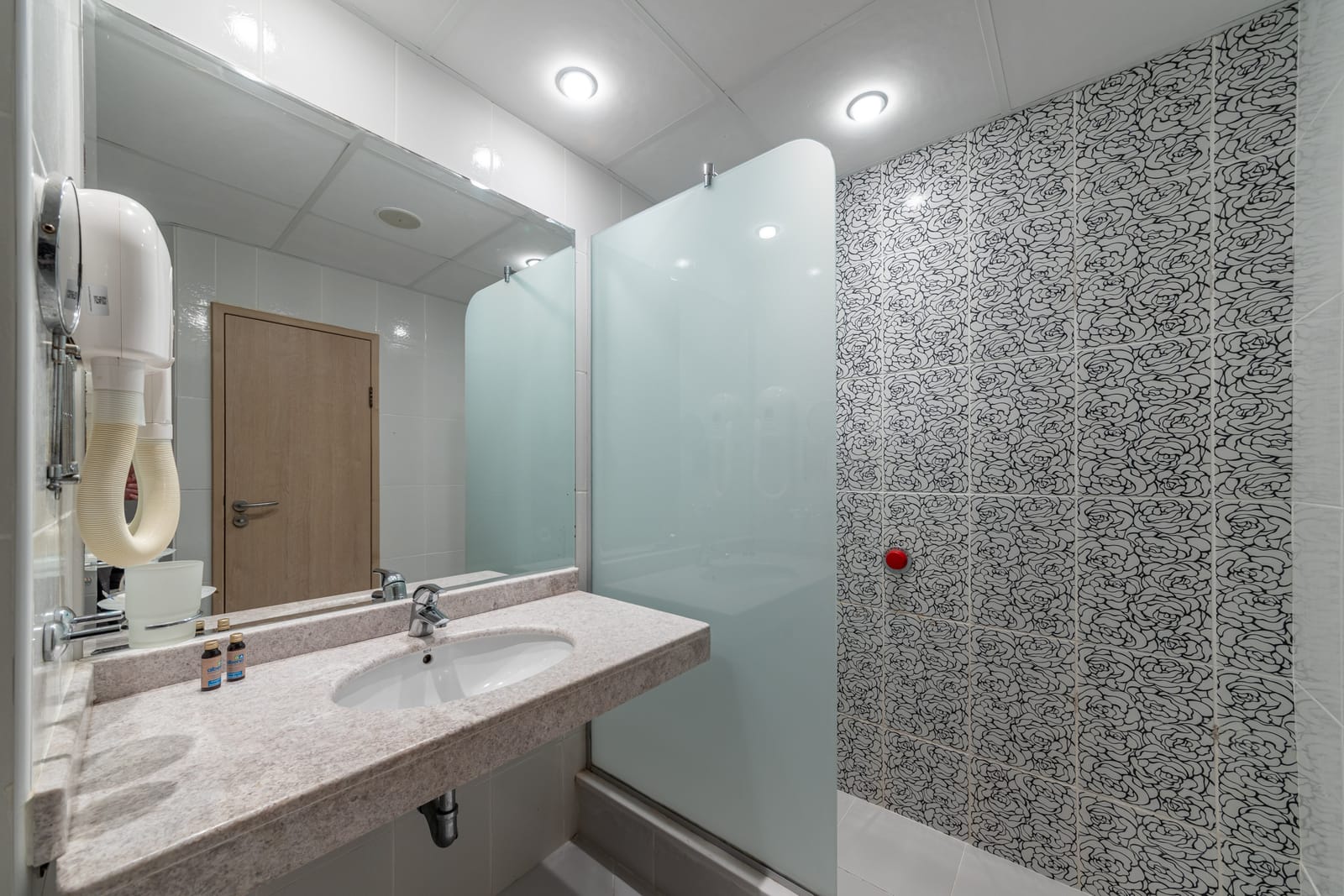 Slavuna Hotel - Photo 17