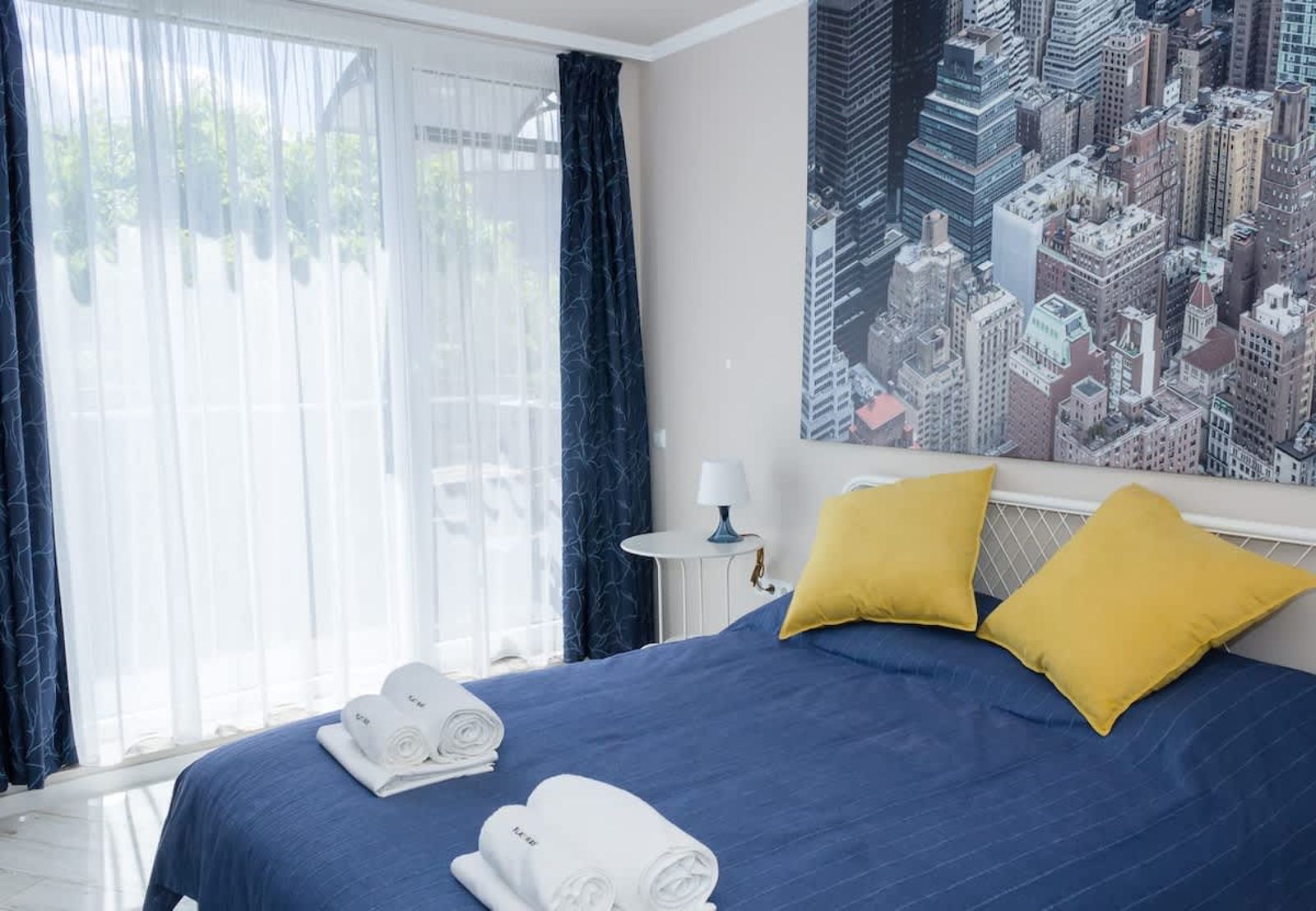 Sunny Blue  One-Bedroom Flat with Balcony - Photo 16