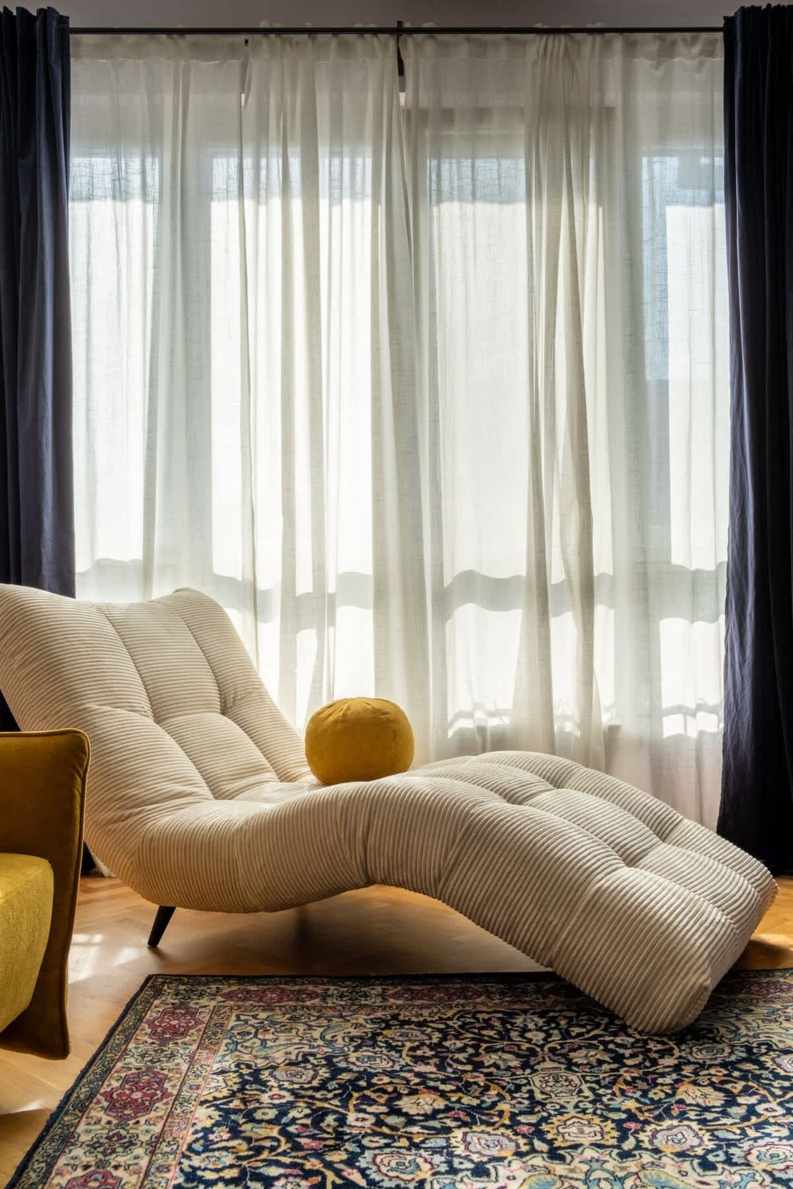 Retro-Chic 1BR Apartment next to Vasil Levski Blvd - Photo 18