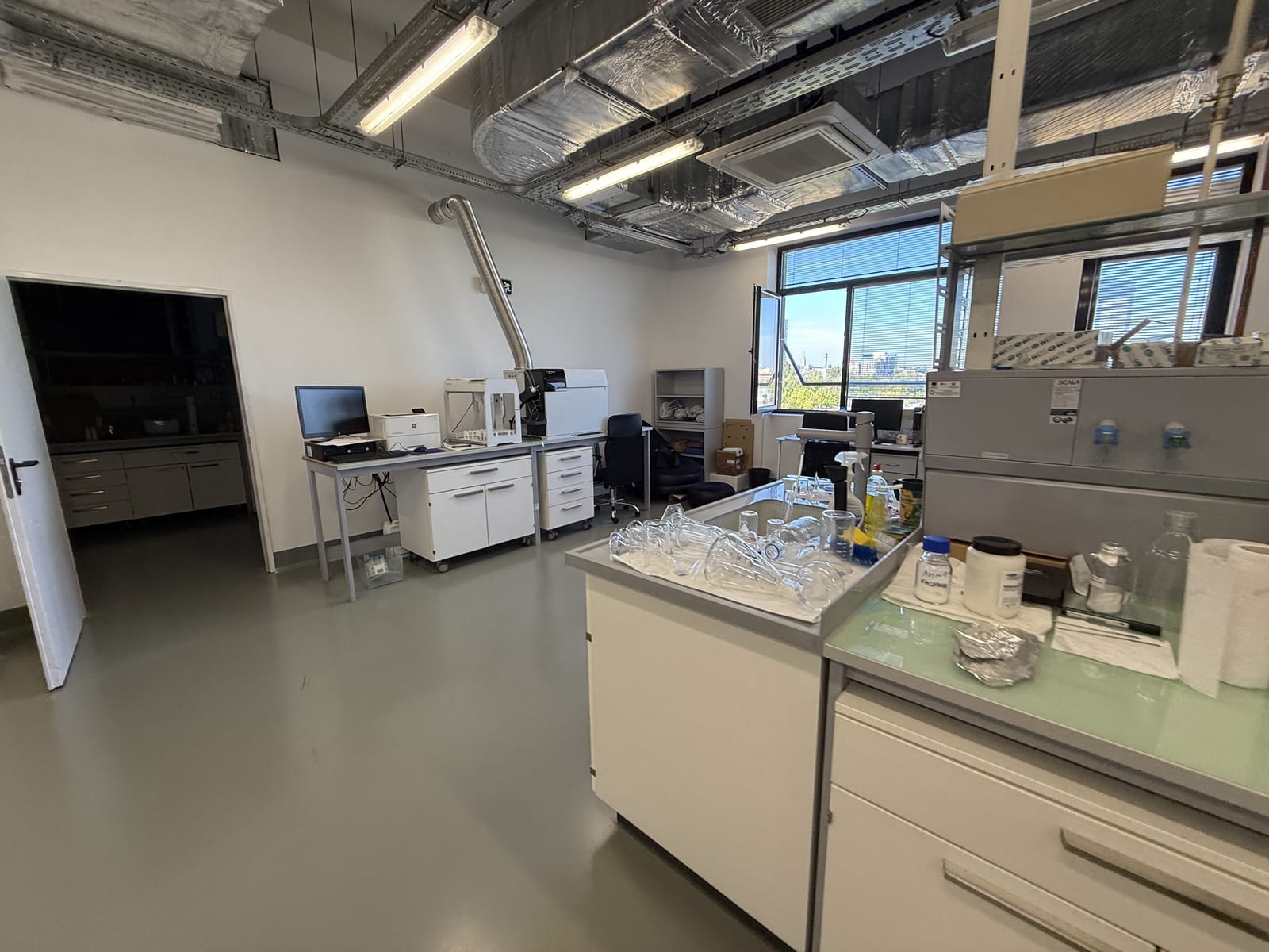 Modern Laboratory with a foyer in Sofia Bulgaria - Photo 38