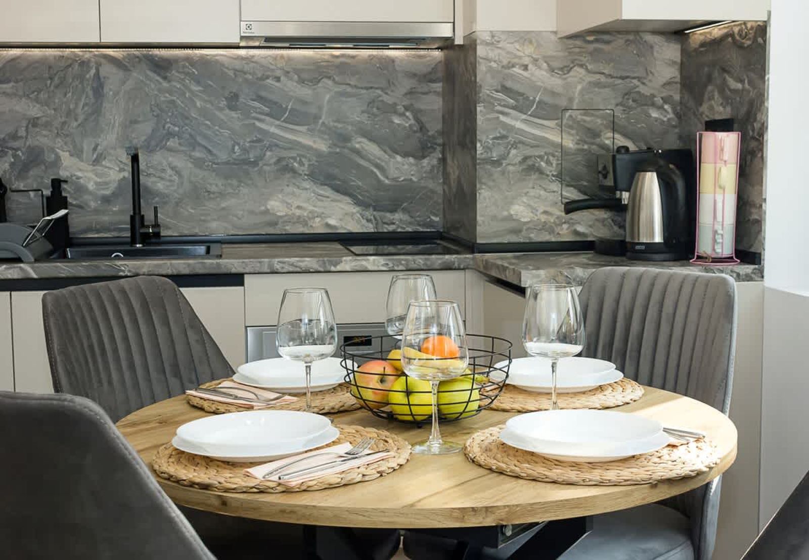 Chic Retreat in Varna's Fifth Element - Photo 10