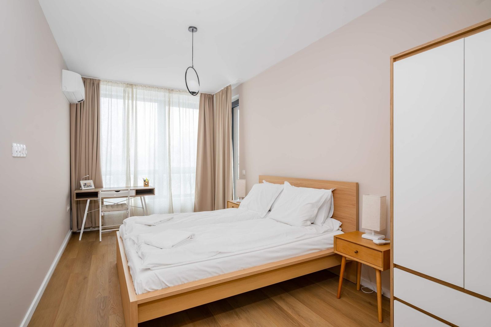 Spacious 2BR Apartment - Modern Design - Photo 7