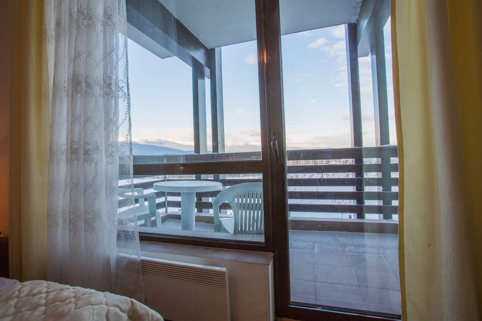 Bright Studio in a Spacious Complex in the Valley - Photo 3