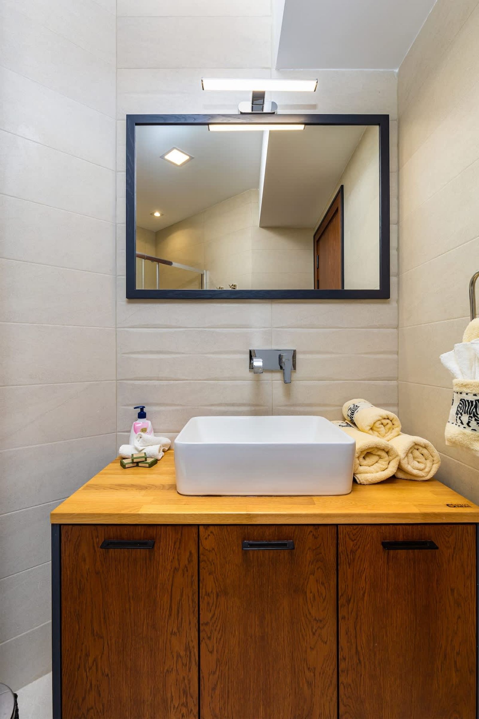 New Luxury &amp; Bright 2 Bedroom Apartment - Photo 15