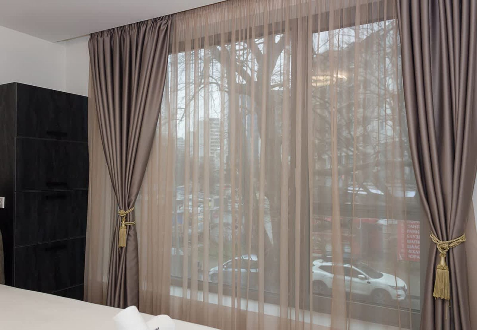 New Black &amp; White Flat 5 Min Away From Sea Garden - Photo 14