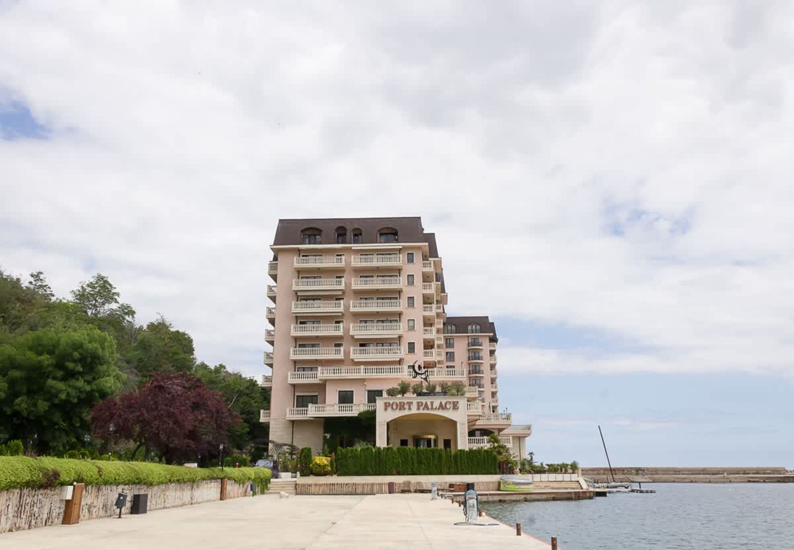 Port Palace 2BD Flat  Amazing Sea View - Photo 30