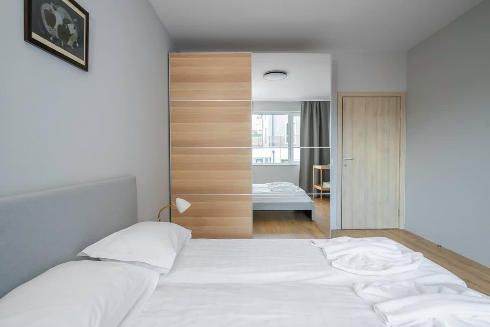 Modern and Central: 1BD Flat with Balcony - Photo 15