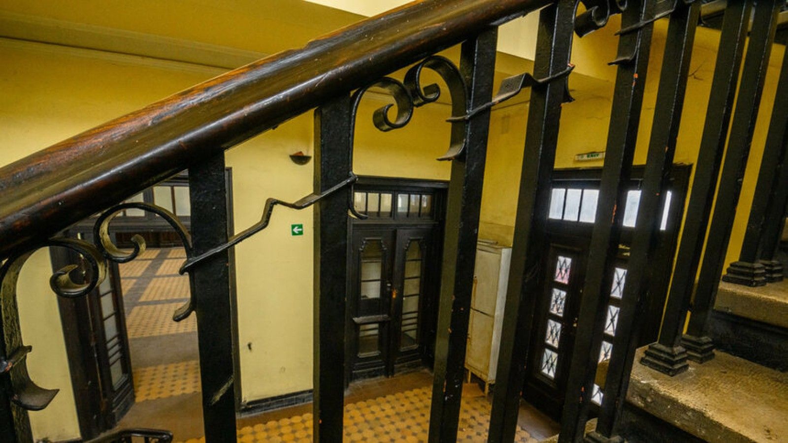 Period train station from the turn of the 20th Century_Stair case