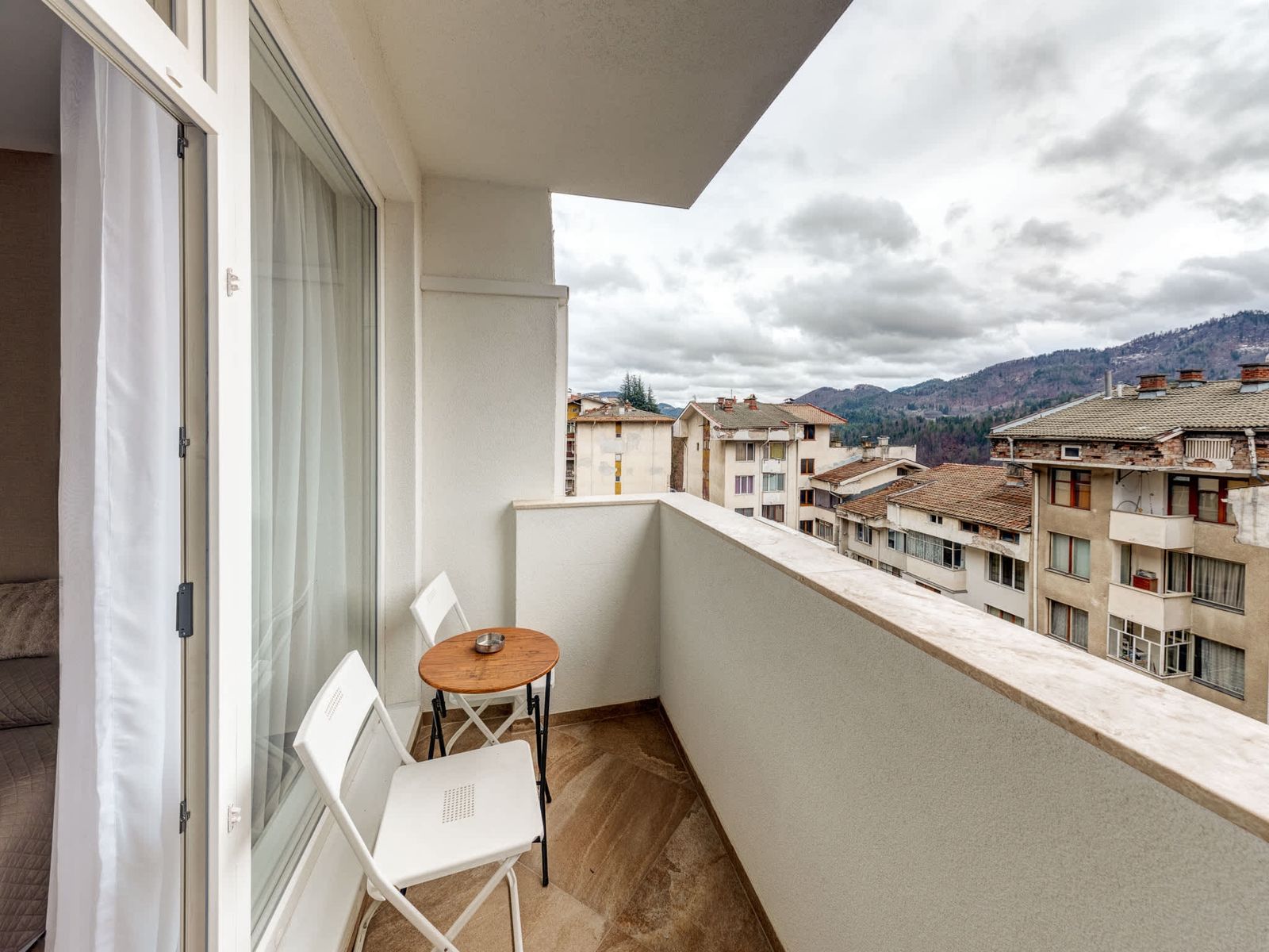 Stylish 1BR in the Heart of Town - Photo 11