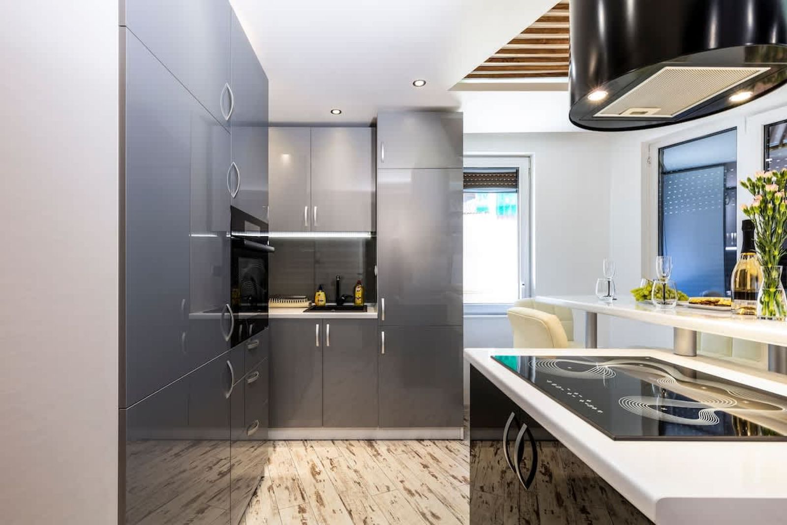 Modern 1BD Flat with Parking near the city centre - Photo 3