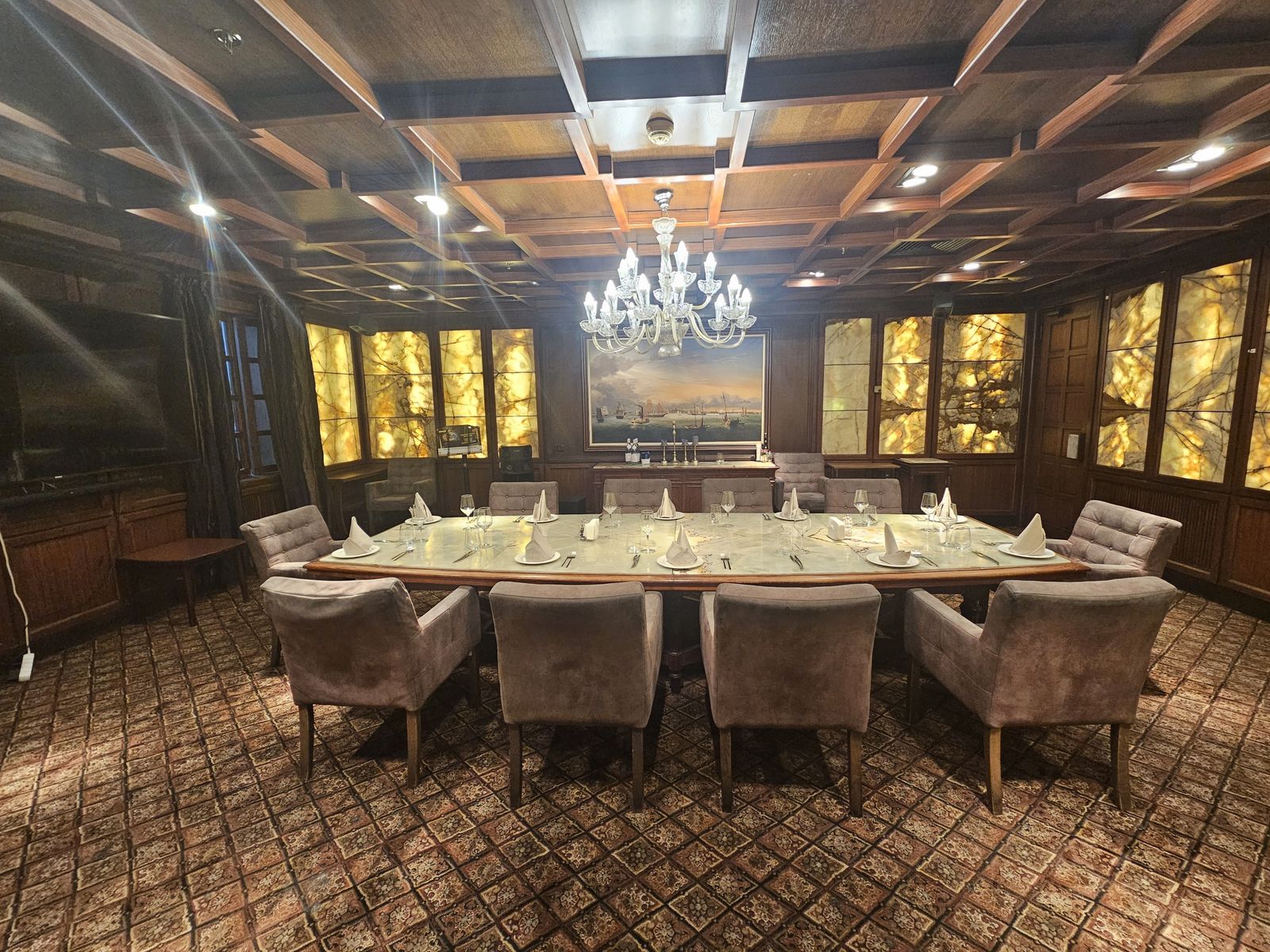 Adventurous High-luxury Restaurant in Sofia - Photo 26