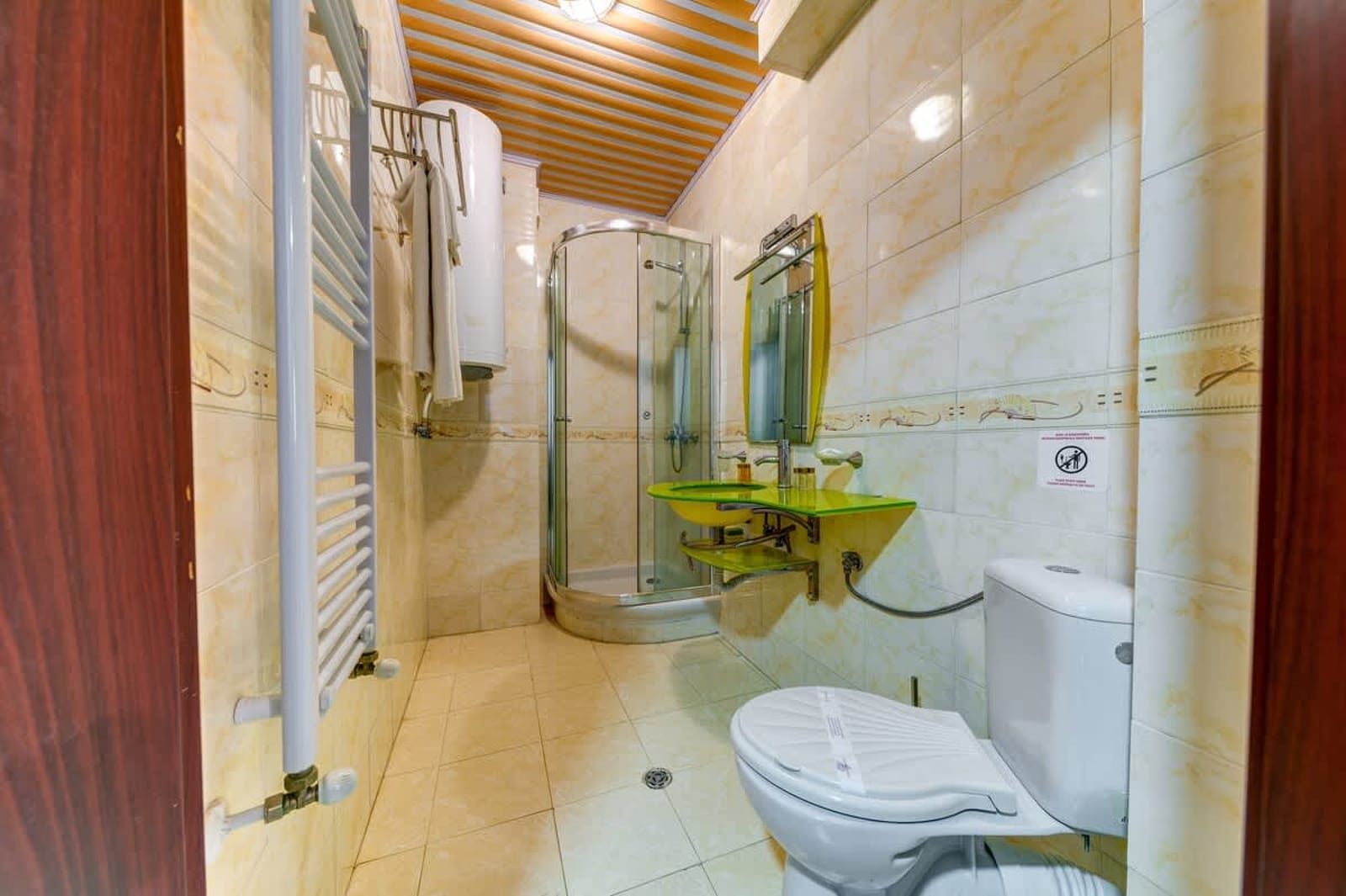 Colorful Retreat  1BD next to the slopes - Photo 8