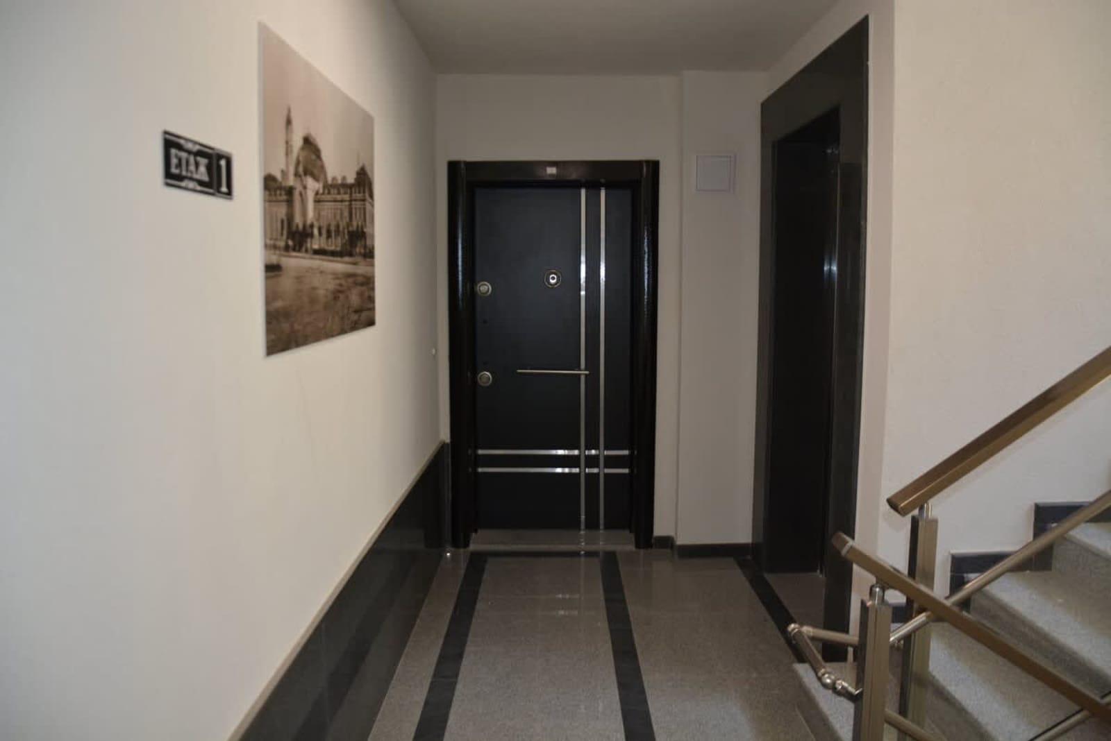 Unbeatable Location: New Lux Apartment Varna beach - Photo 20