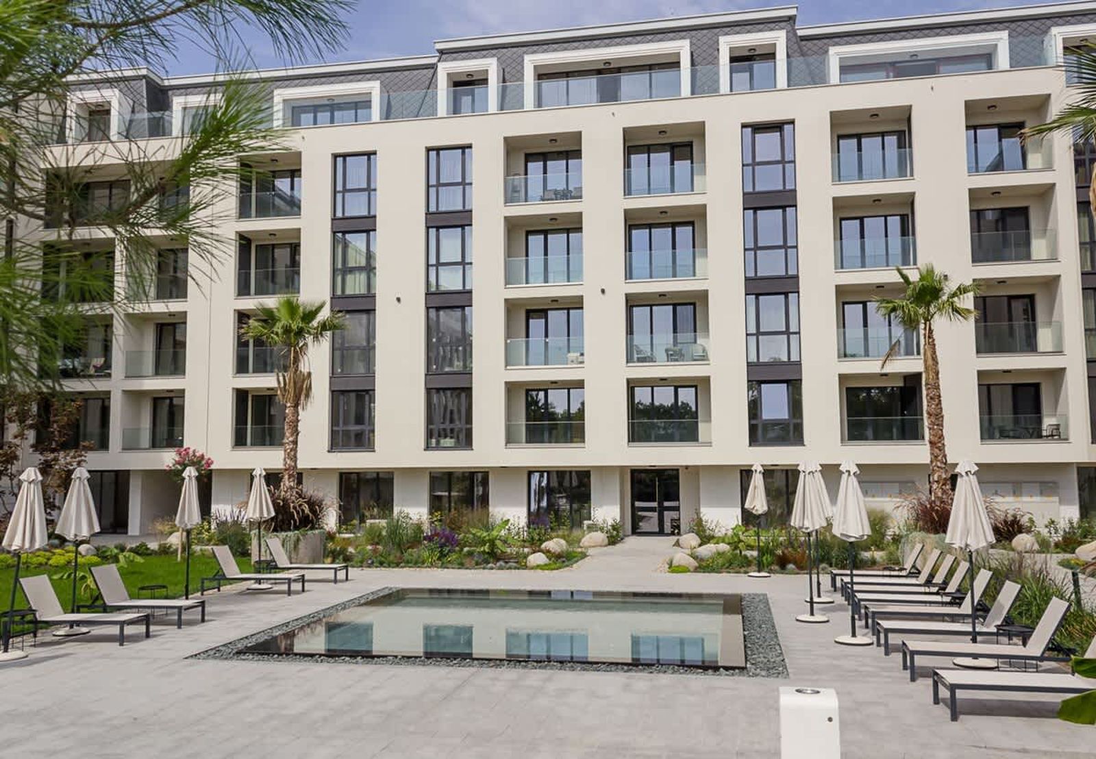 Azur Premium 1BD Flat  Pool &amp; Parking - Photo 26