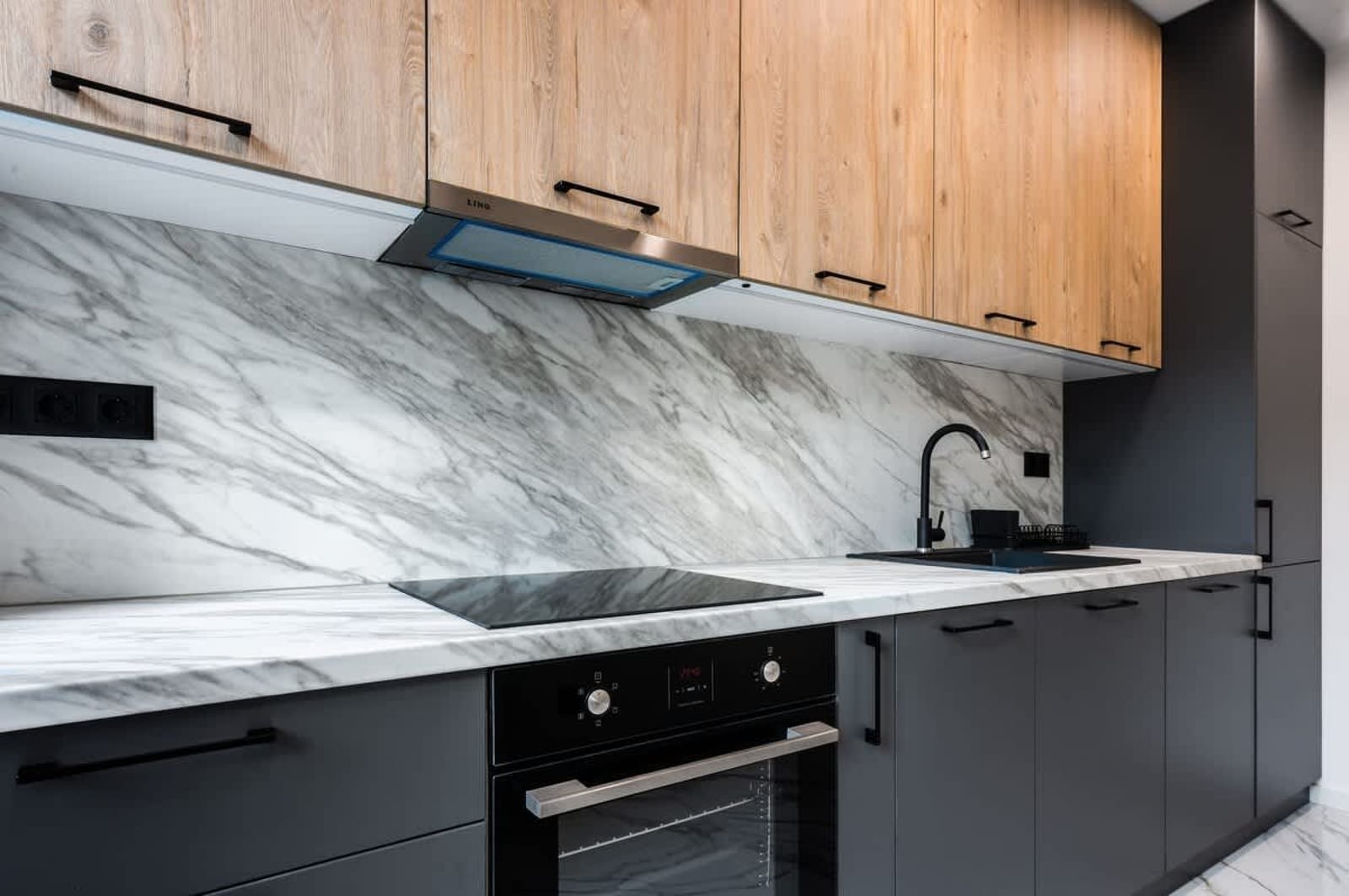 Marble Essence: 2BD Retreat in Top City Centre - Photo 4