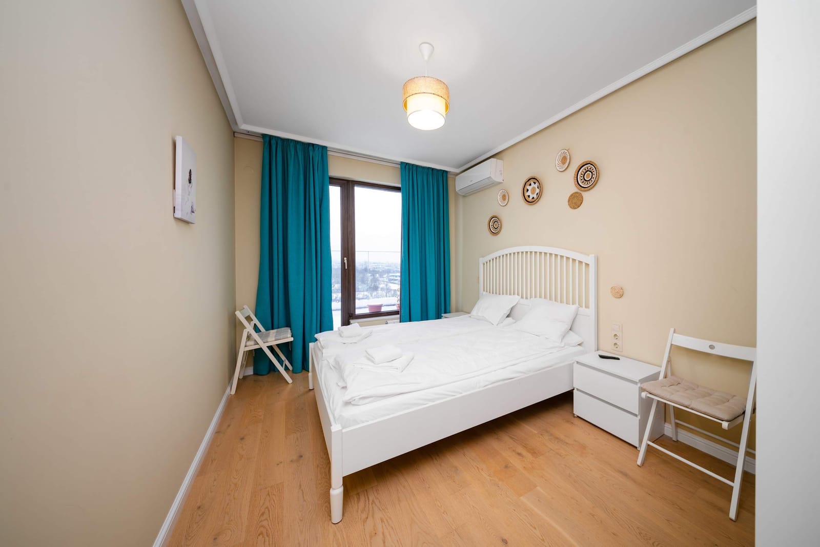 Sunny 1BR with Balcony - Cover Photo