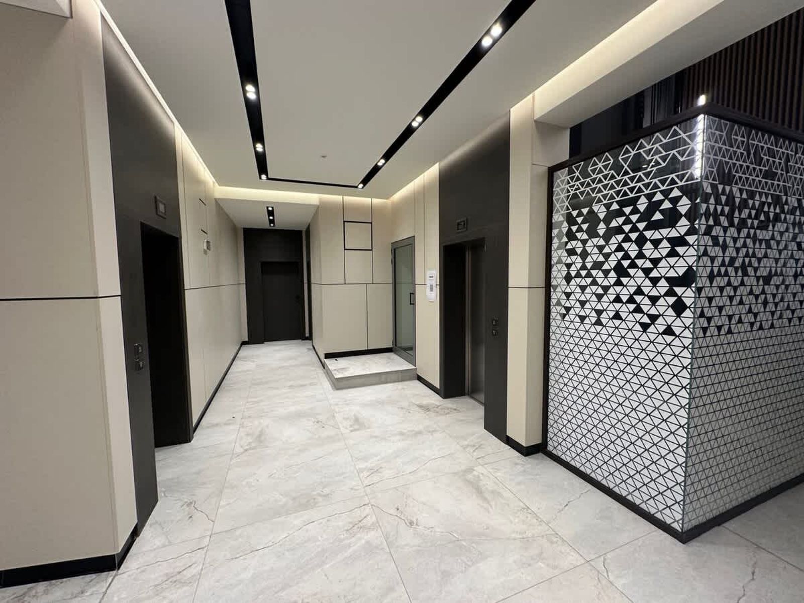 Modern &amp; Quiet 1BR Near Center + Private Parking - Photo 19