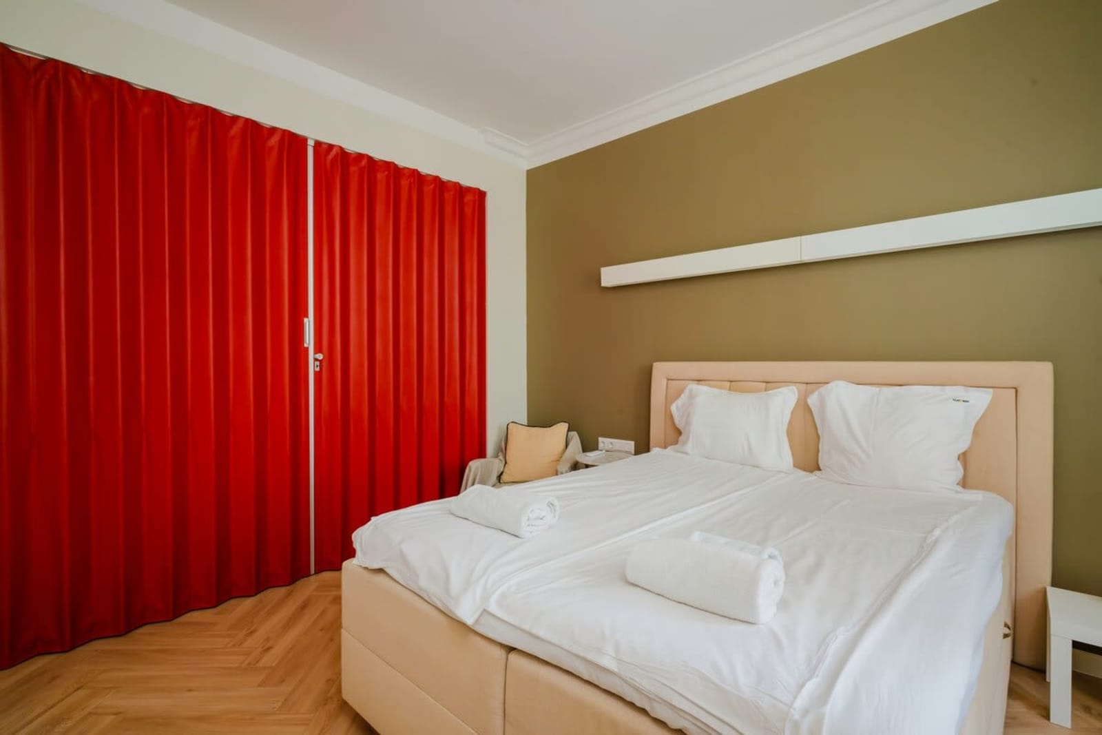 Stylish 1BD Apartment in the Heart of the City - Photo 11