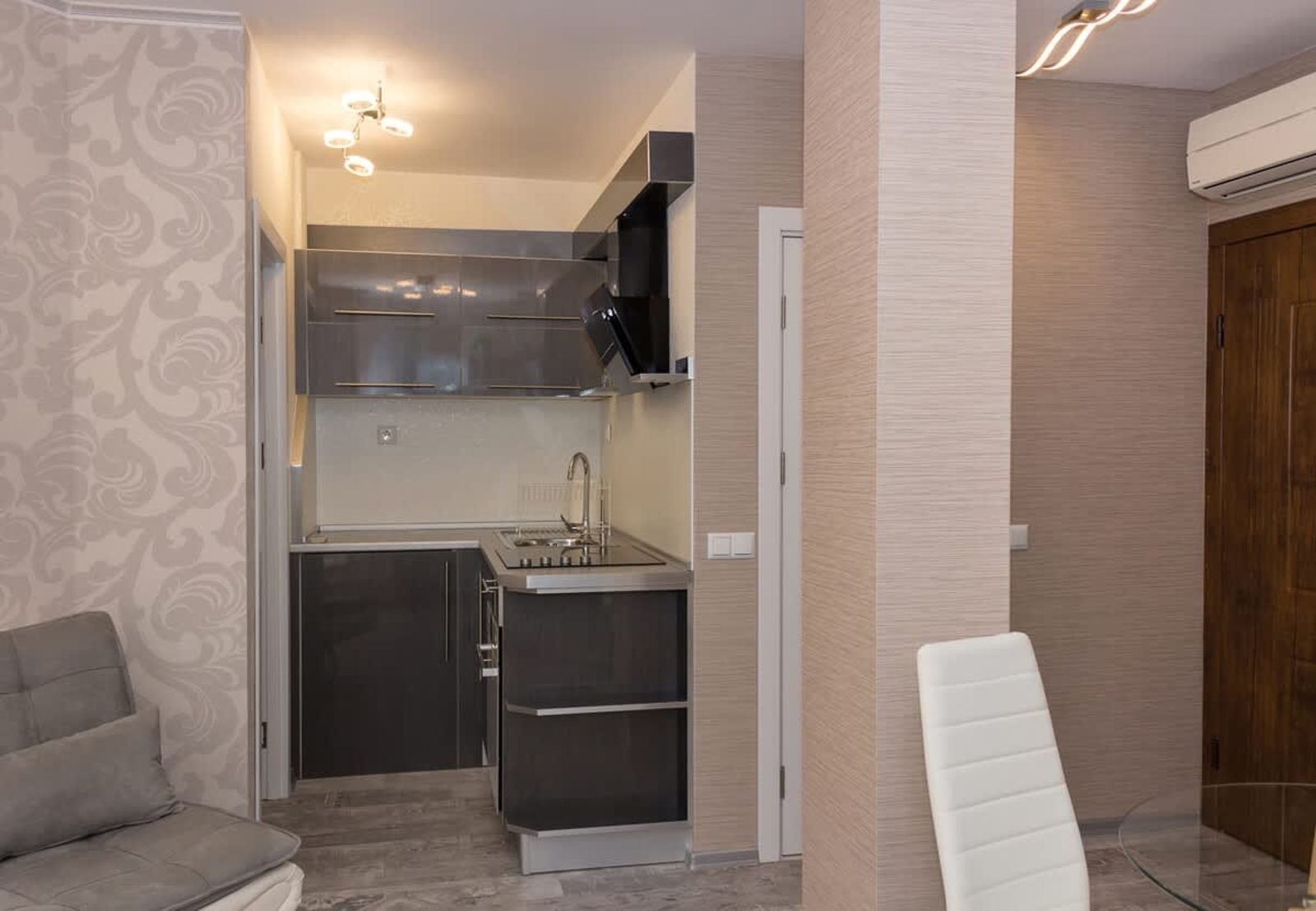 | PasteL | One-Bedroom Apartment with Balcony - Photo 5