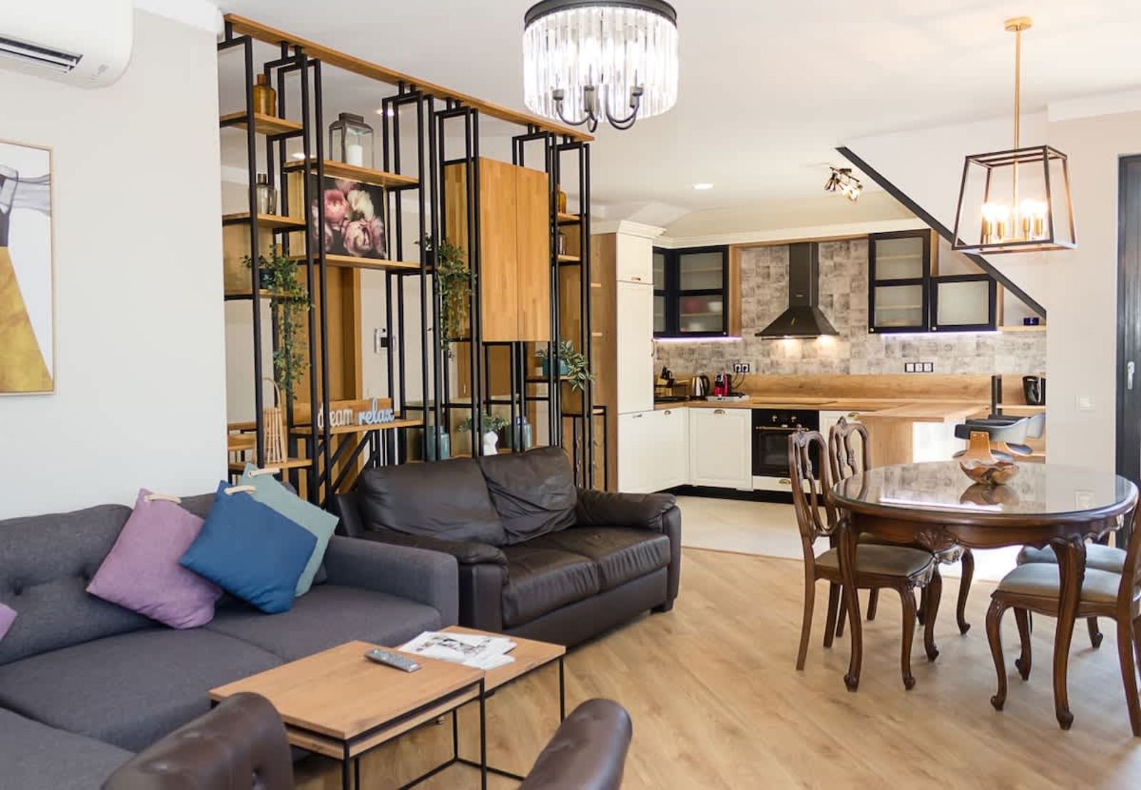 Warm&amp;Comfy 3BD Apt Varna Center - Cover Photo