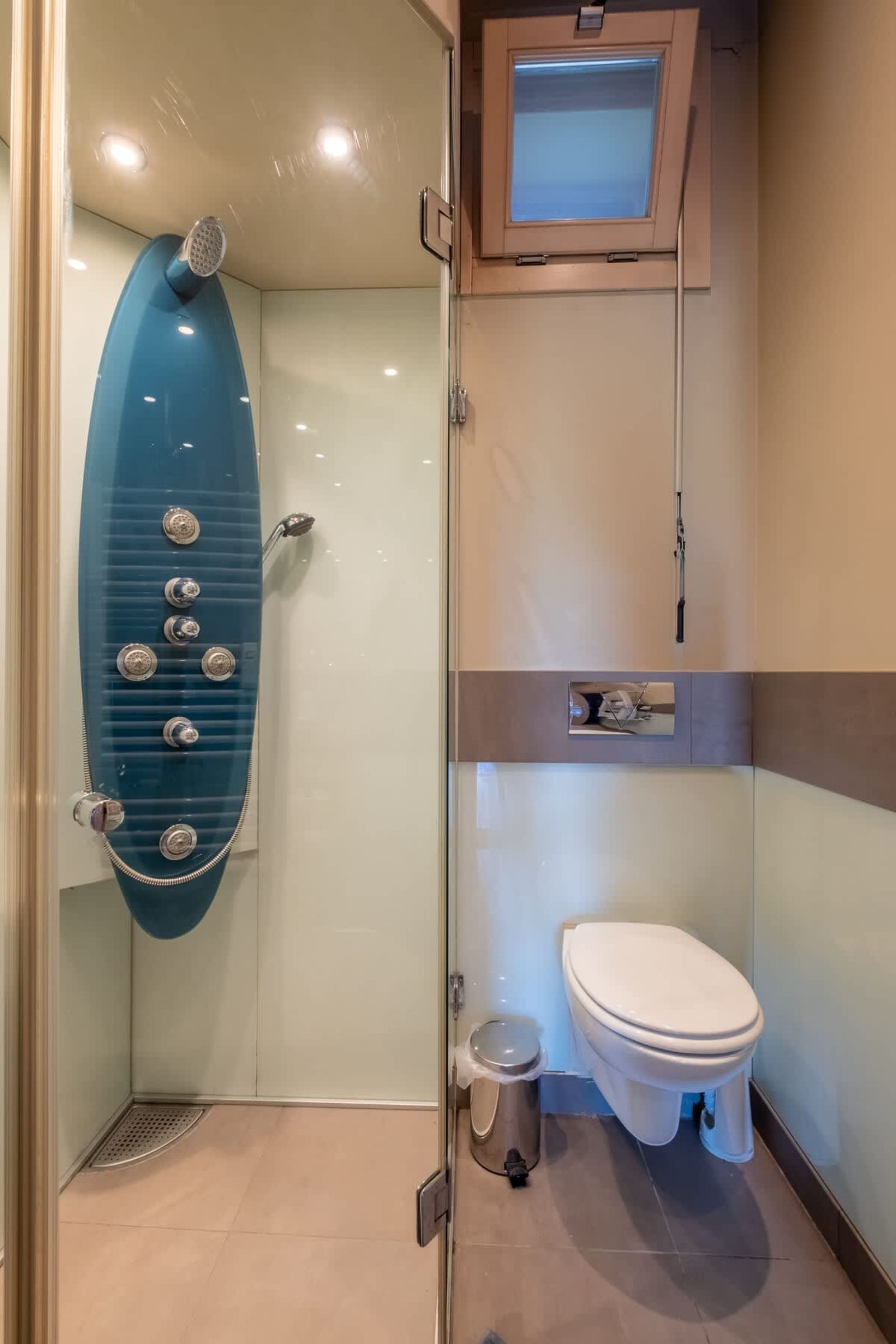 Spacious &amp; Modern 2BD/2BA Flat | Prime Location - Photo 32