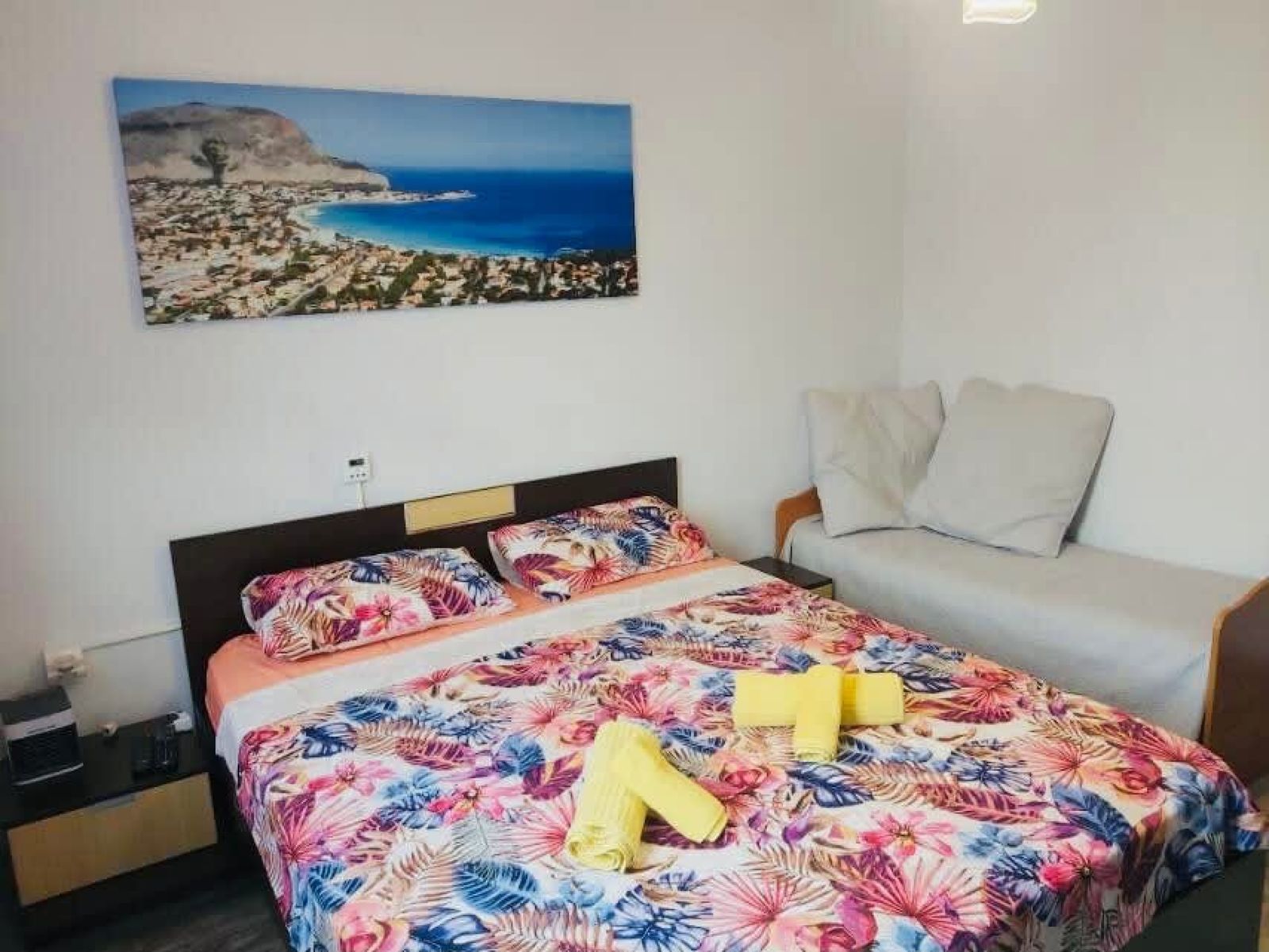 Colorful 1-BDR Apartment - Top center of Burgas - Photo 3