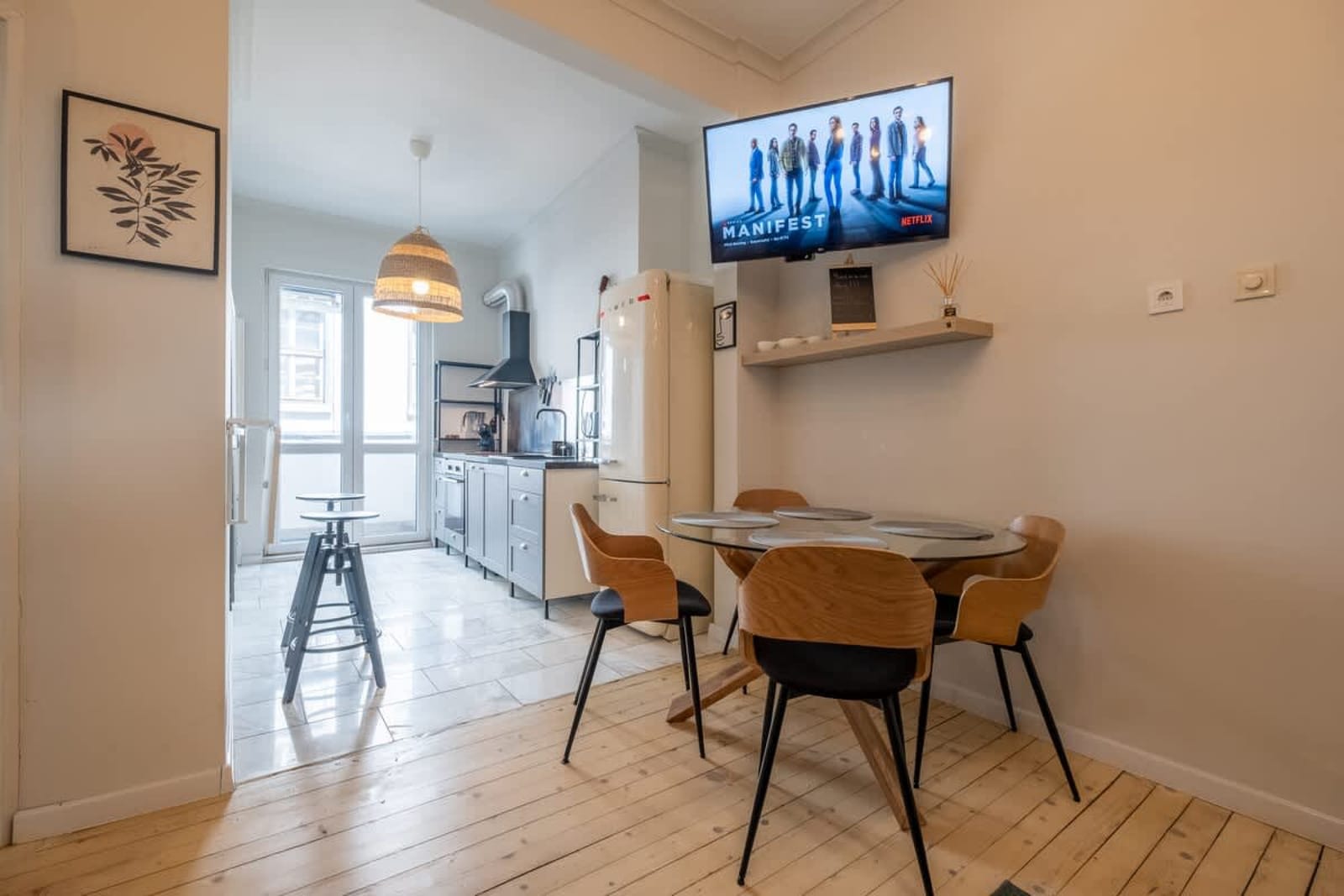 Spacious &amp; Central 2BR with Terrace, Cozy &amp; Modern - Photo 12