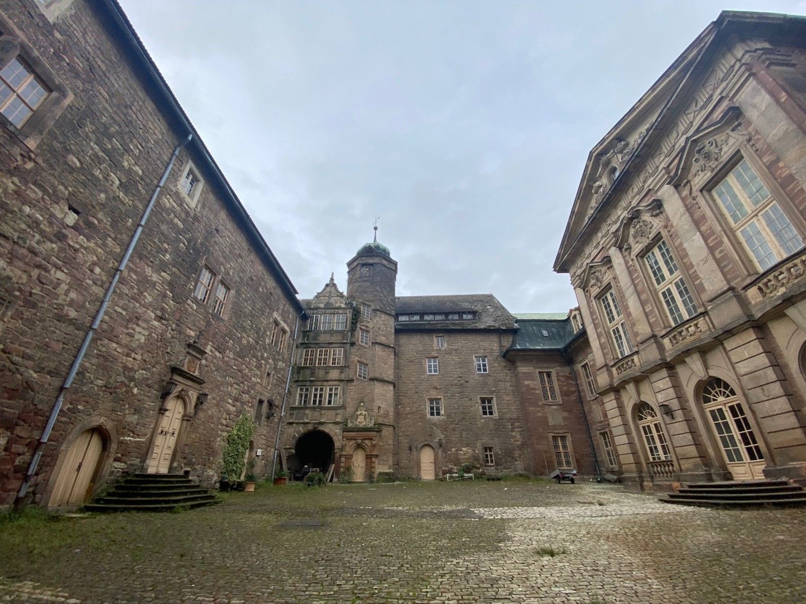 Castle of Burgscheidungen is a baroque secular building_21