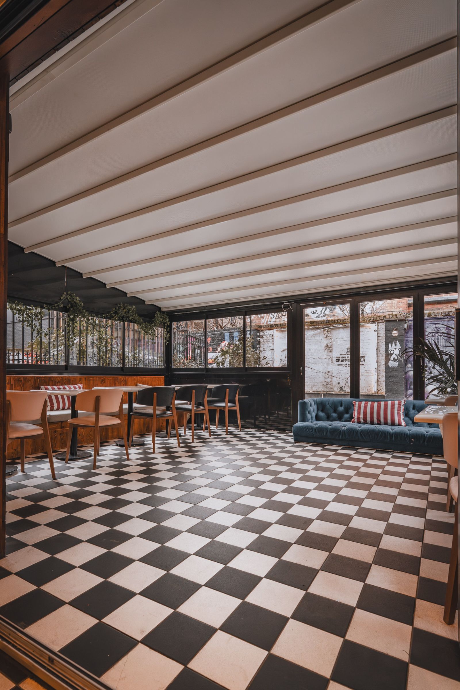 Three Railway Arch Industrial Venue with a Courtyard in Shoreditch - Photo 27