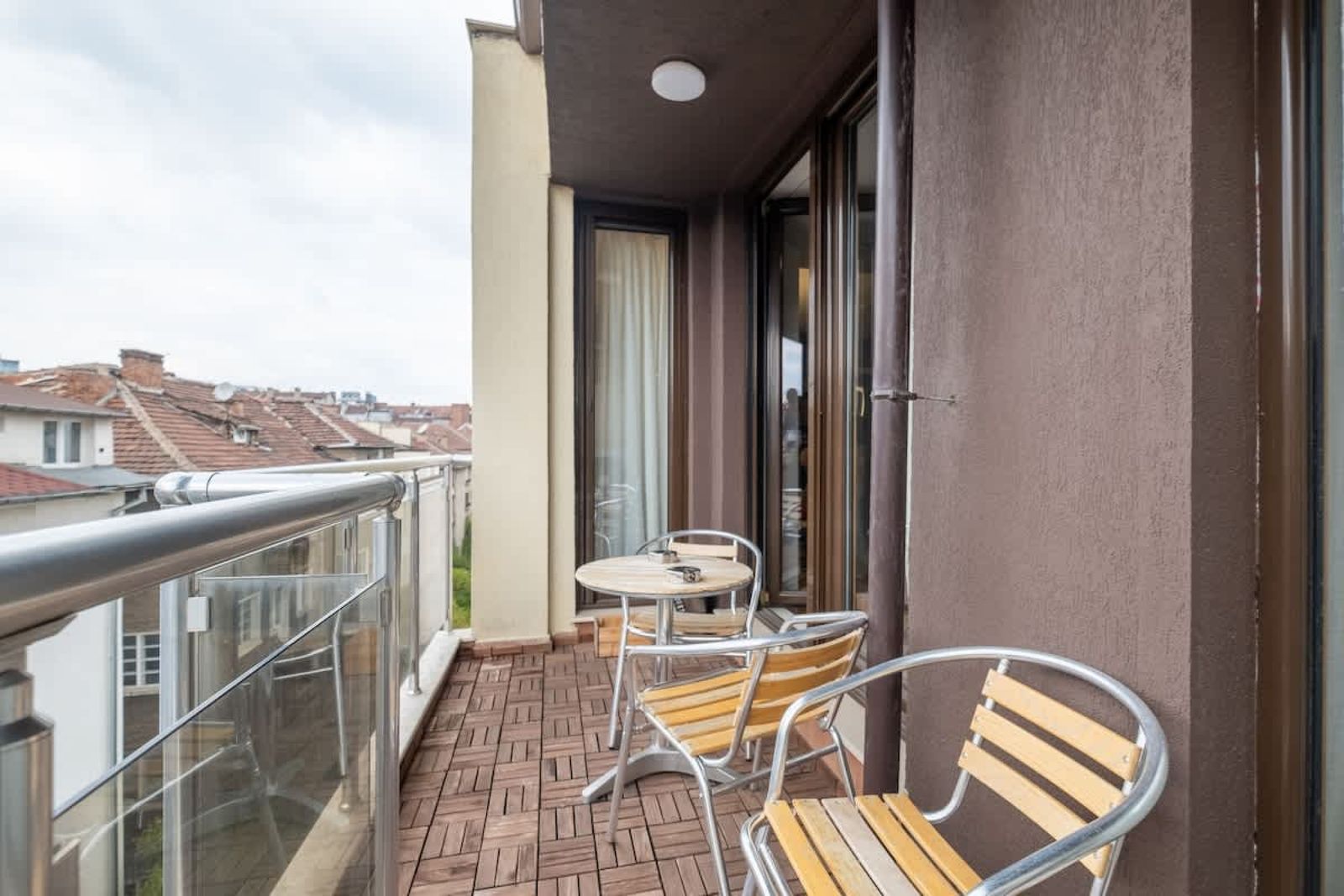 High-end Designer 2BR Aprt + Lift&amp;Balconies - Photo 53