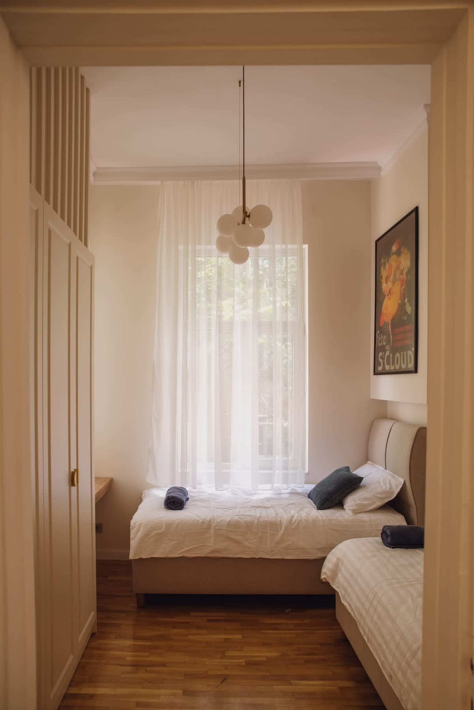 Elegant Escape - High Ceilings, Balcony &amp; Piano - Photo 15