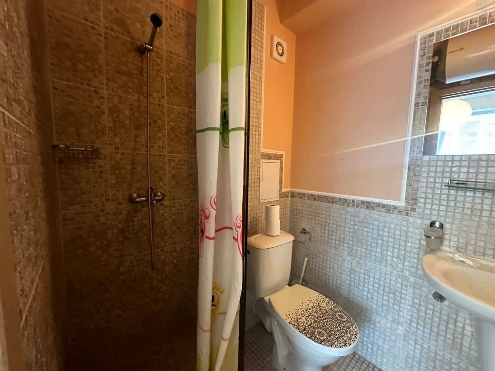 Cozy Rainbow 3  studio direct to the pool - Photo 17