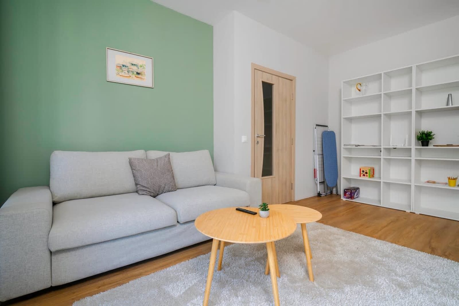 Modern and Central: 1BD Flat with Balcony - Photo 7