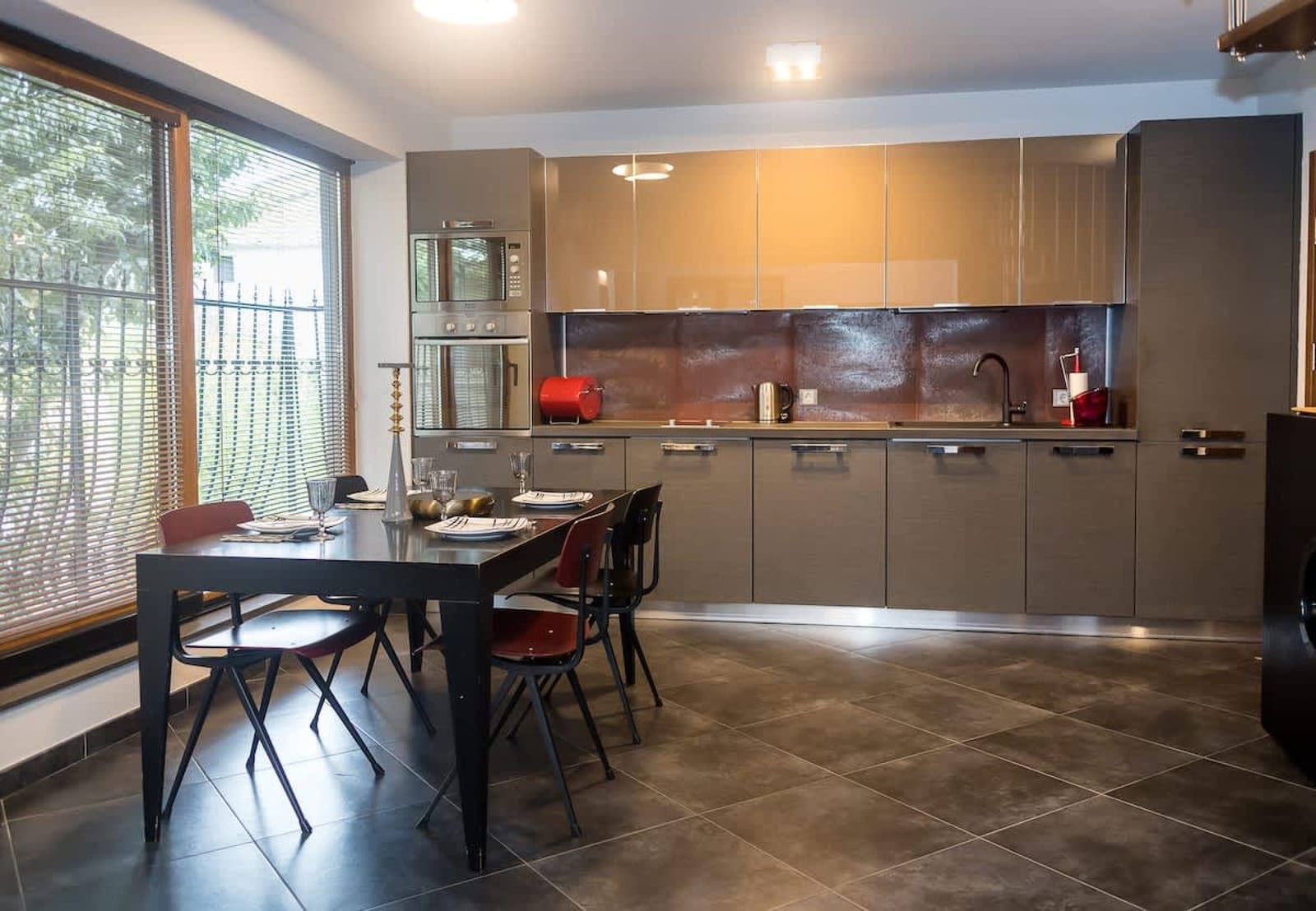 Cozy Flat with Two Bedrooms in Central Varna - Cover Photo