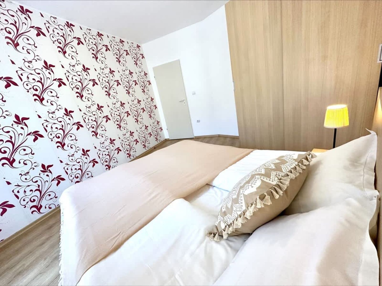 Cozy Aheloy  2 bed  Lux view - Photo 28