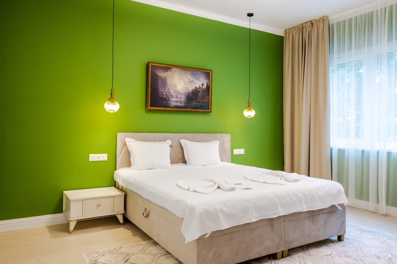 Top Center 2BD Luxurious Flat with Shared Terrace - Photo 3