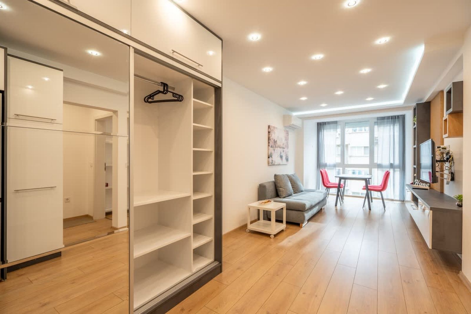 Zenith Apartment - Photo 18