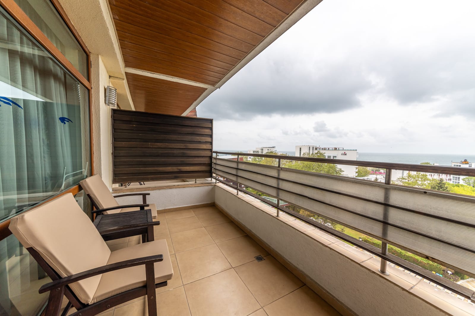 Deluxe Two Story Apartment in the Flamingo Grand Hotel - Photo 15