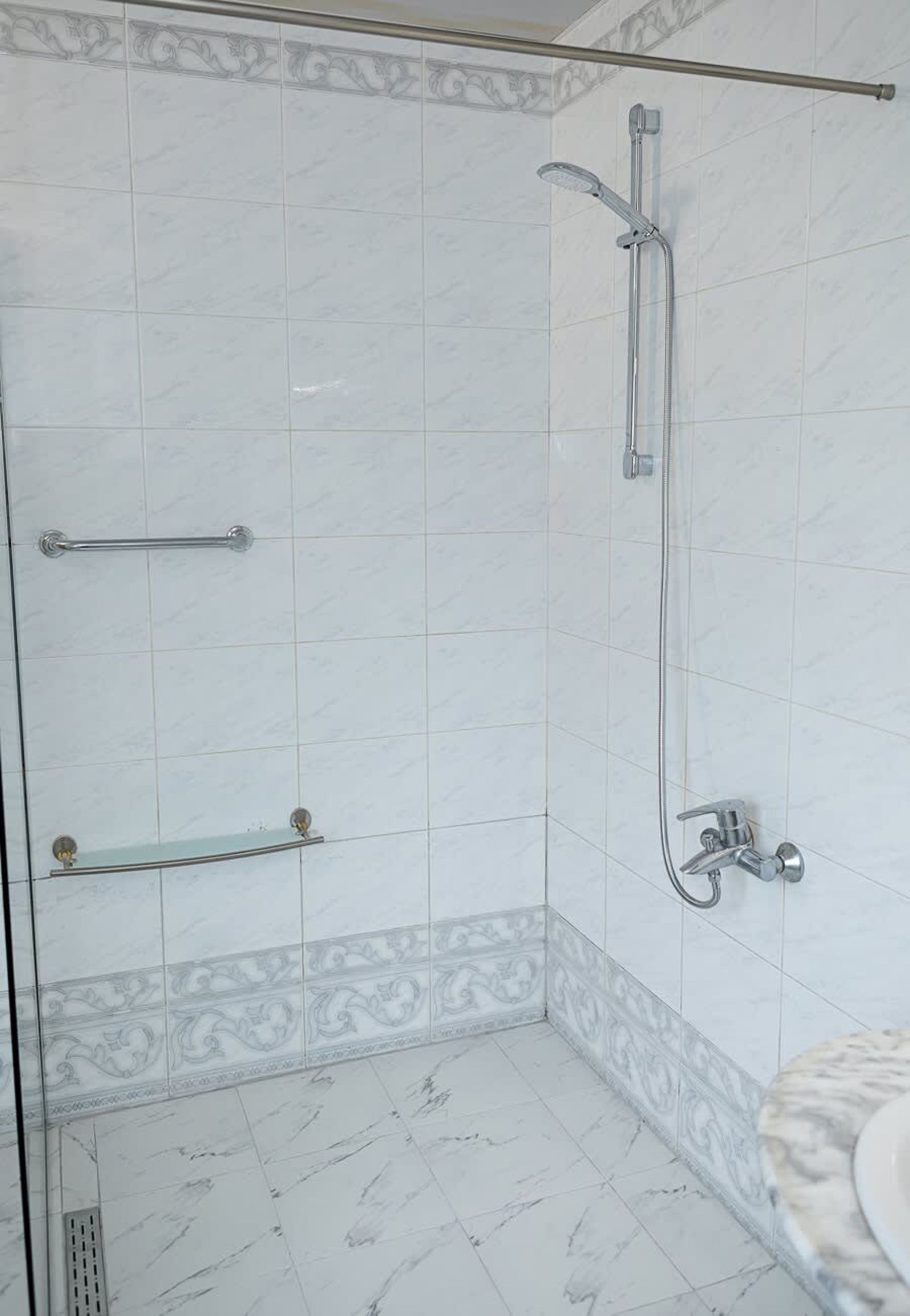 3BD Maisonette with Sea Views - Next to Sea Garden - Photo 25