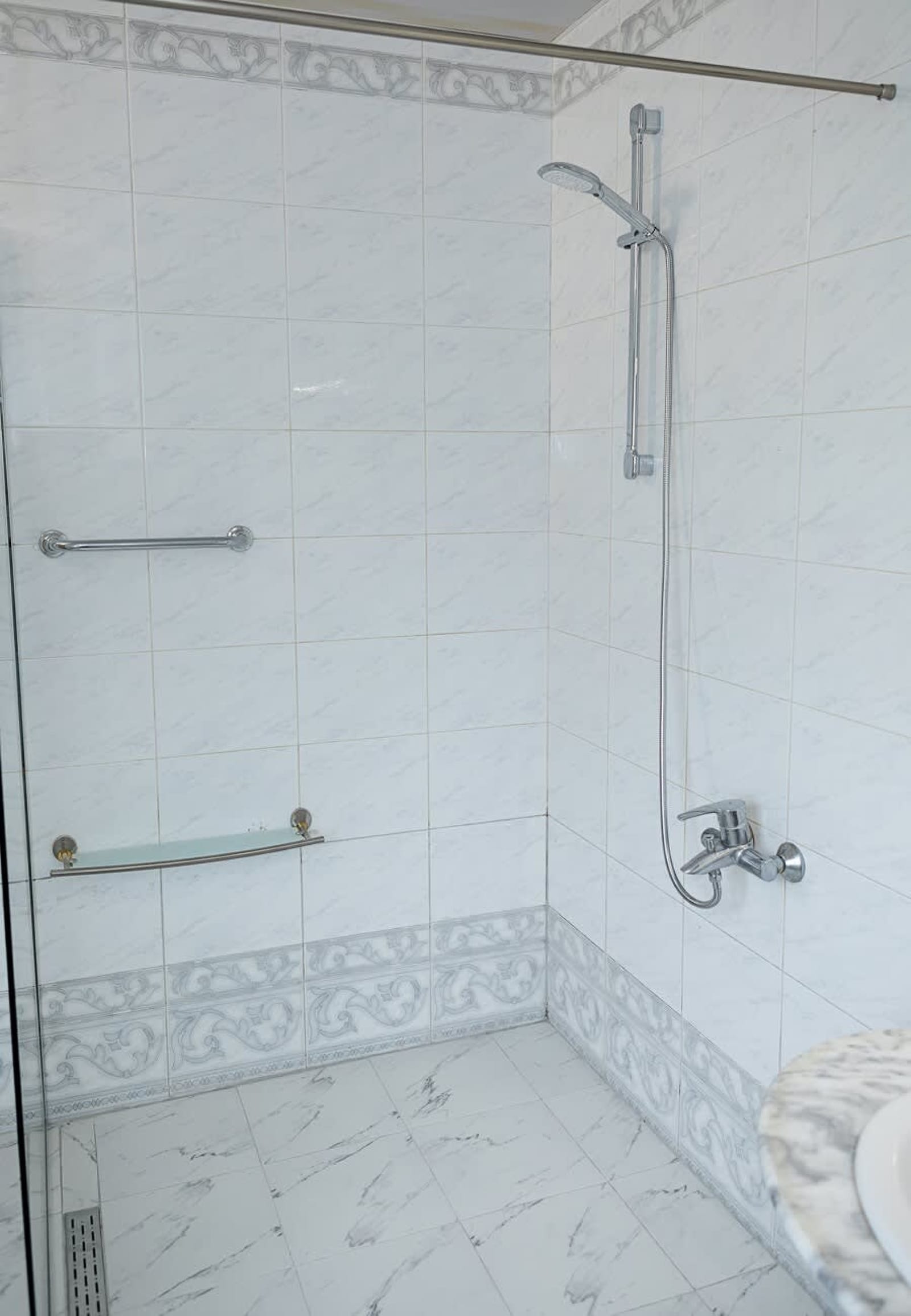 3BD Maisonette with Sea Views - Next to Sea Garden - Photo 25