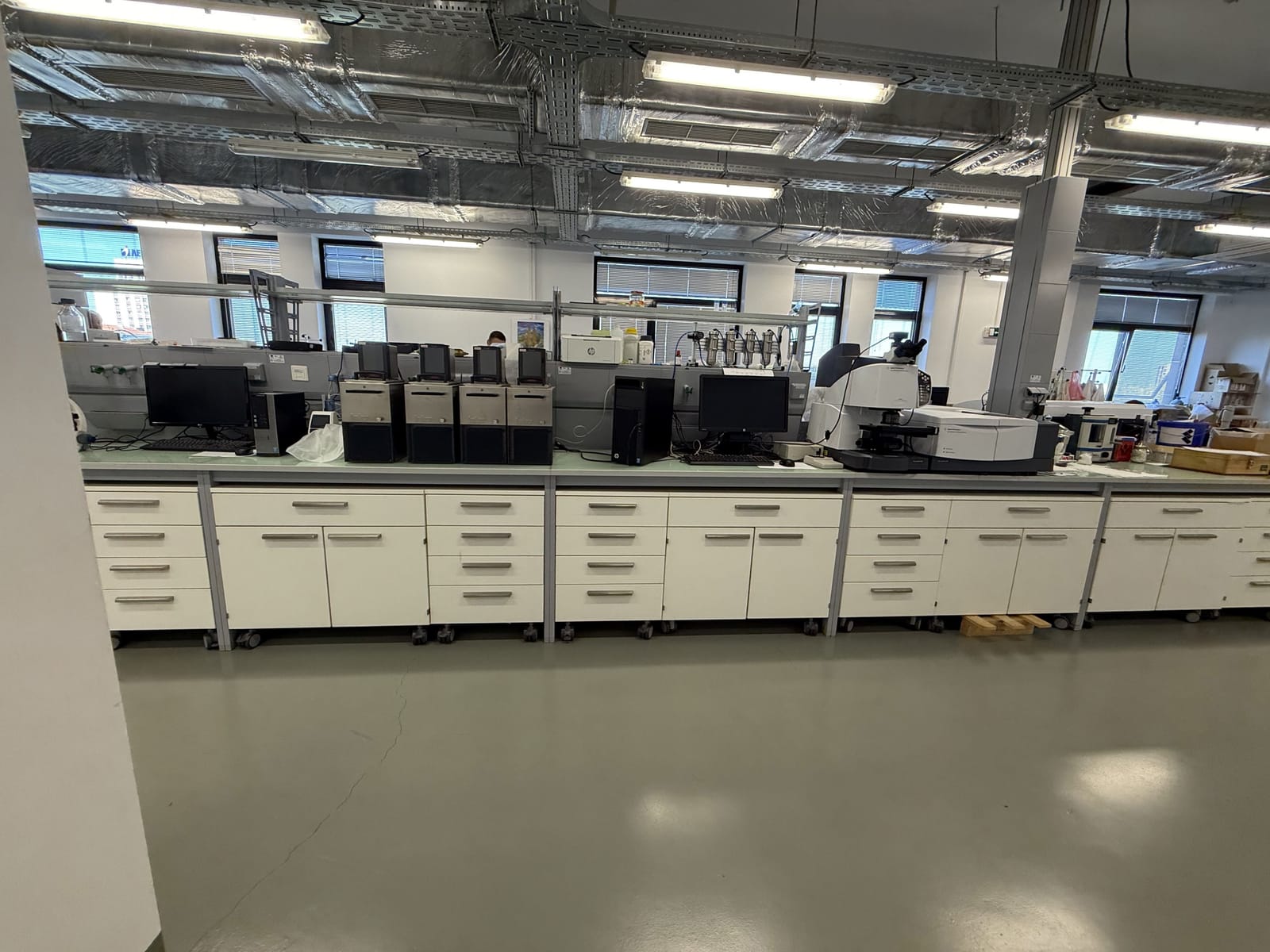 Modern Laboratory with a foyer in Sofia Bulgaria - Photo 33