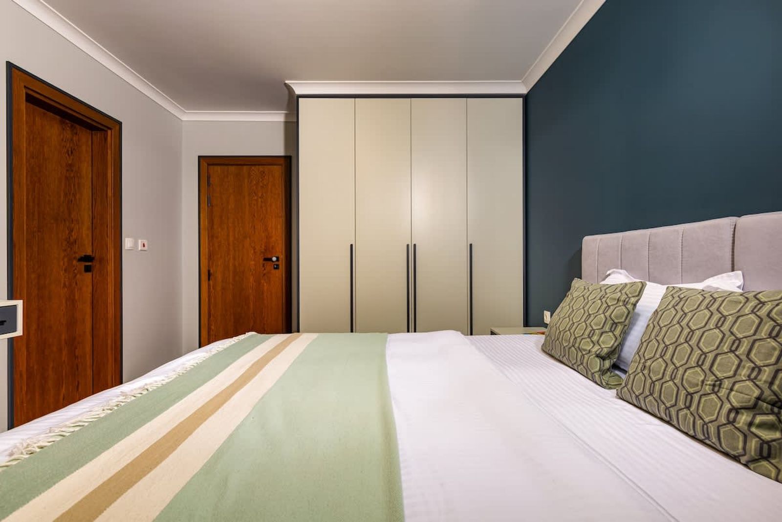 New Luxury &amp; Bright 2 Bedroom Apartment - Photo 10