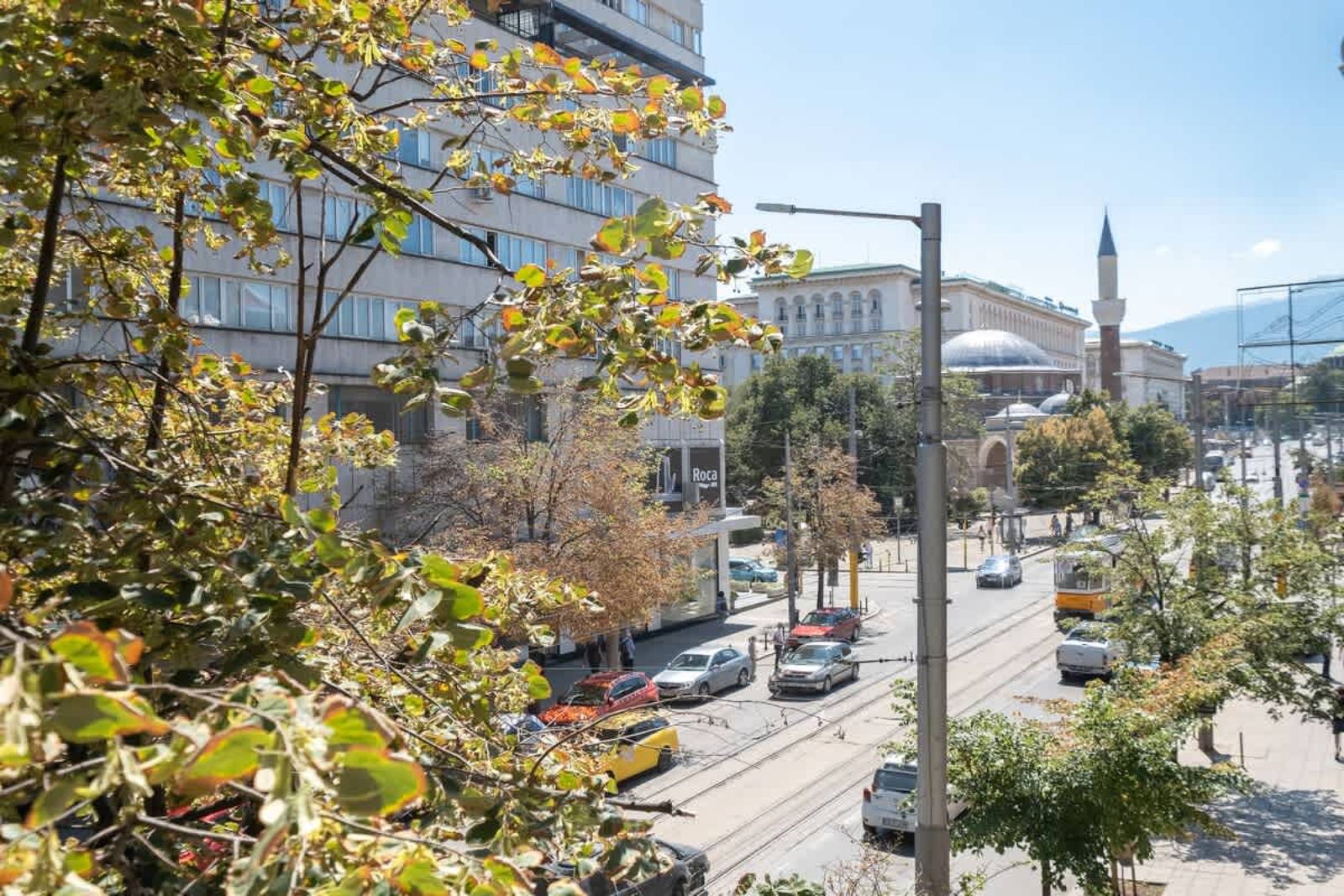 Urban Haven Retreat - Photo 27